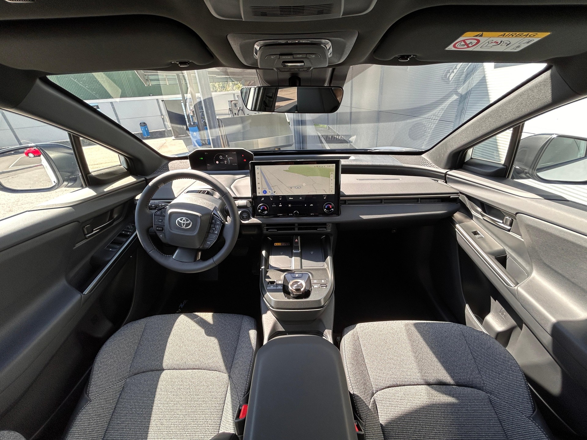 TOYOTA bZ4X Style AWD-image-5