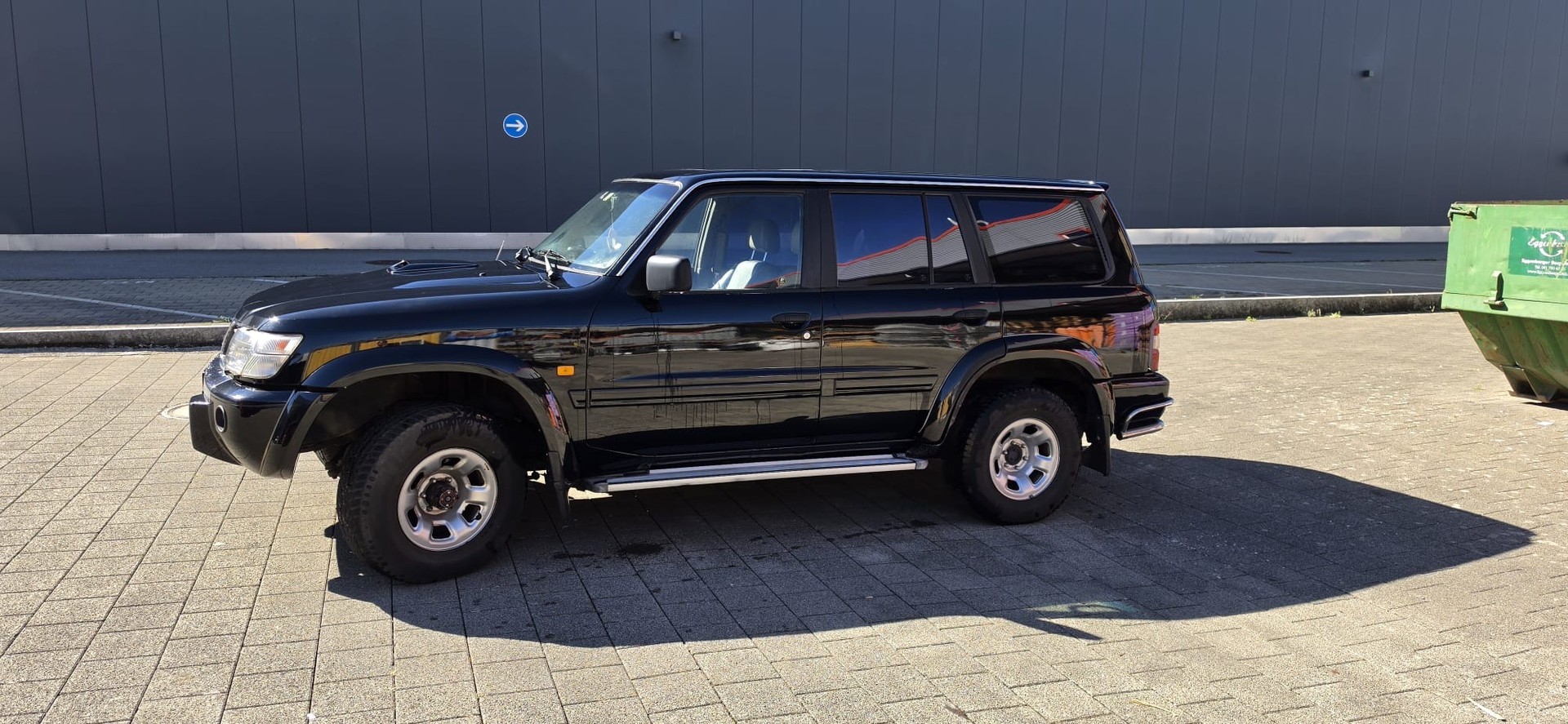 NISSAN Patrol 3.0 Di Luxury Wagon-image-3