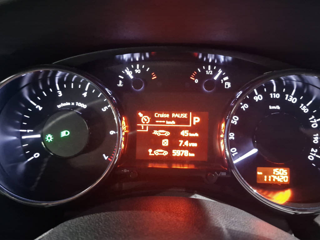 PEUGEOT 5008 1.6 THP 165 Allure 7 Sitze-image-13
