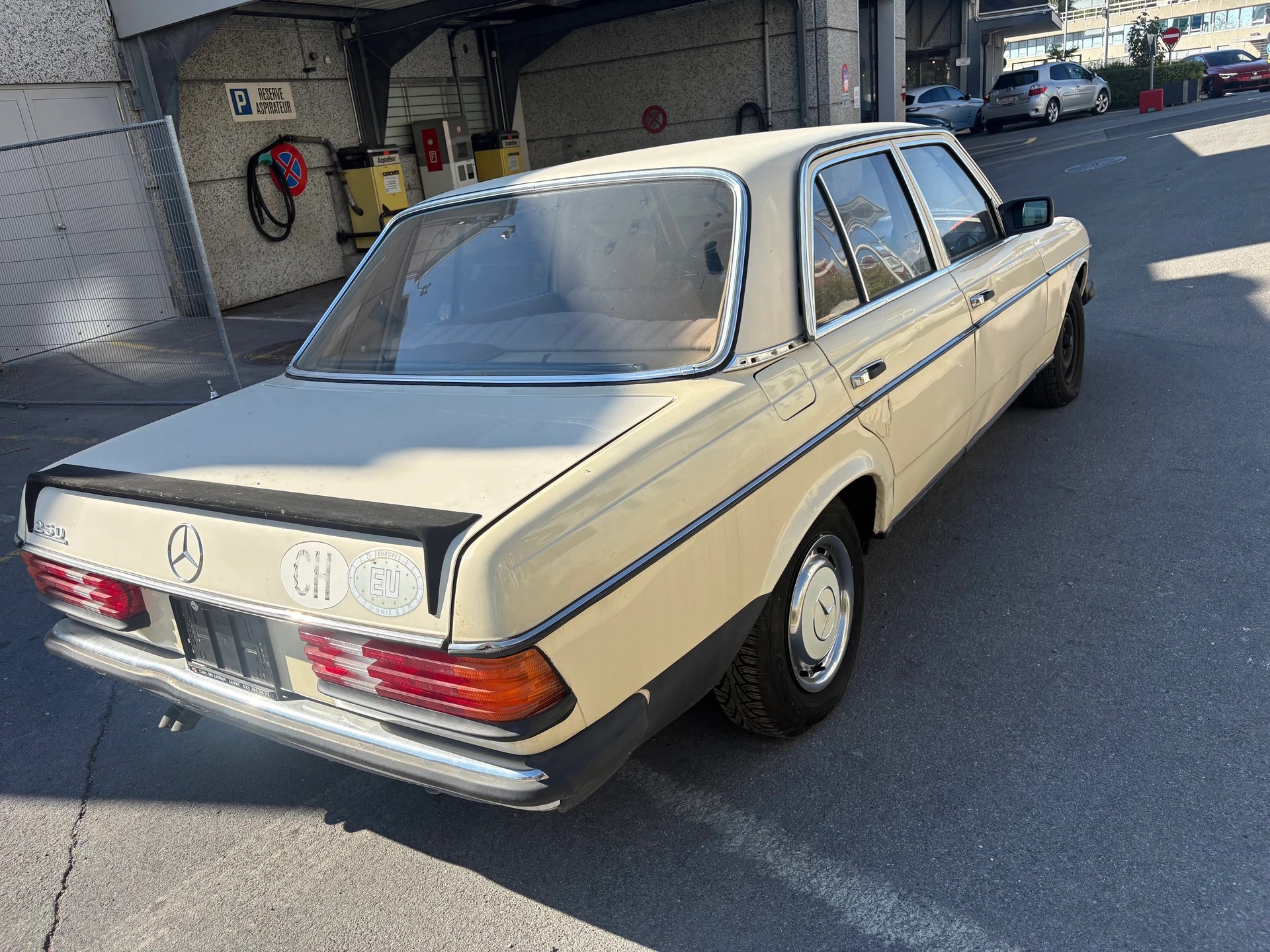 MERCEDES-BENZ 250-image-2