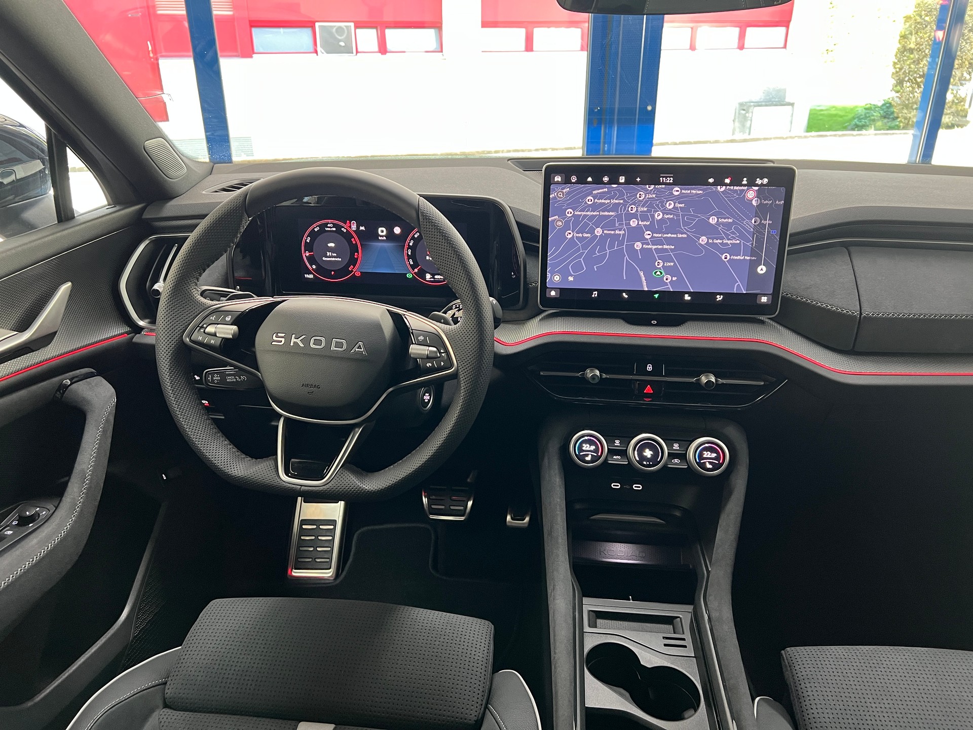 SKODA Kodiaq 2.0 TDI Sportline 4x4 / 7 PLATZ / 5 Jahre Garantie-image-10