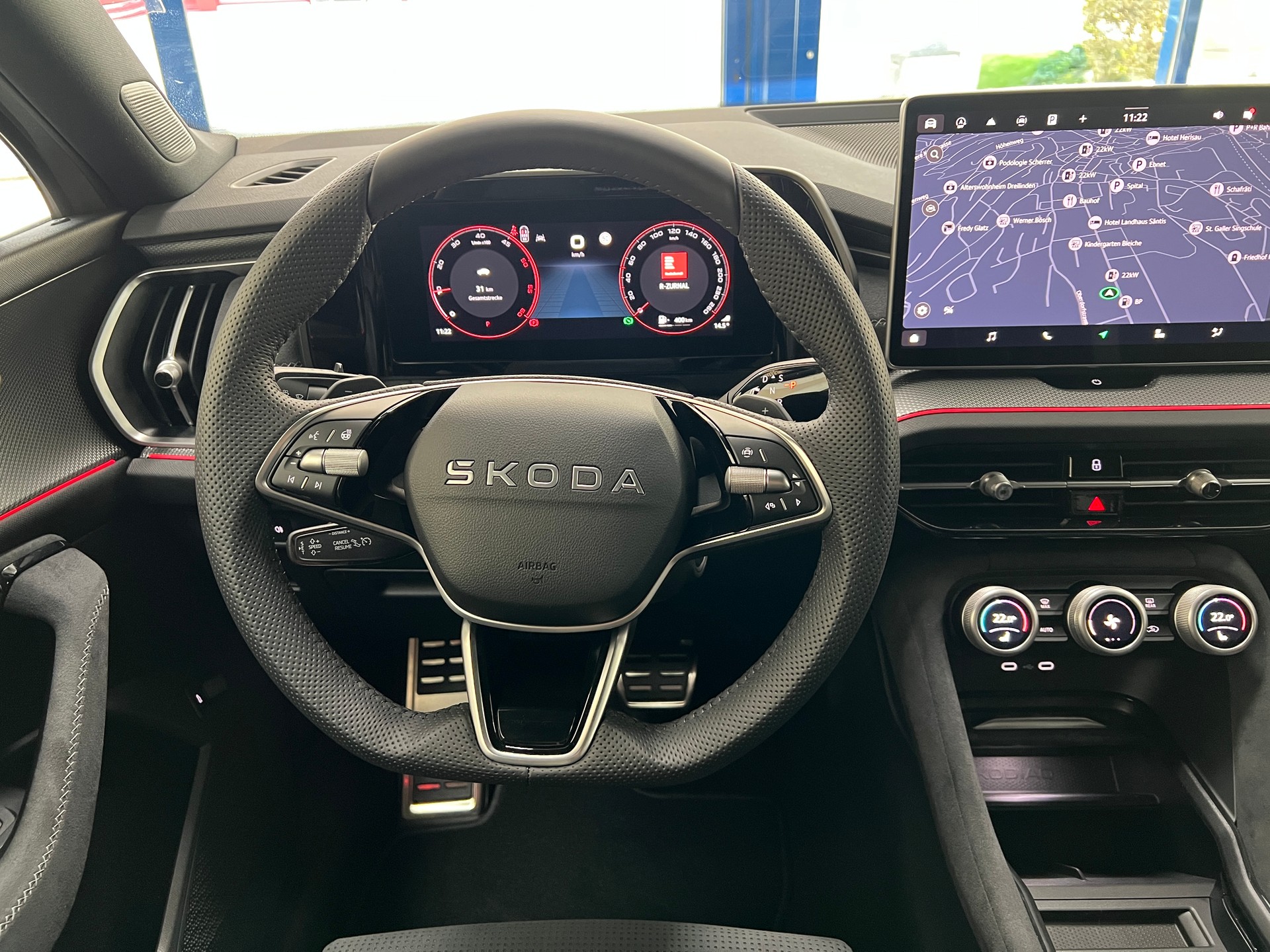 SKODA Kodiaq 2.0 TDI Sportline 4x4 / 7 PLATZ / 5 Jahre Garantie-image-11