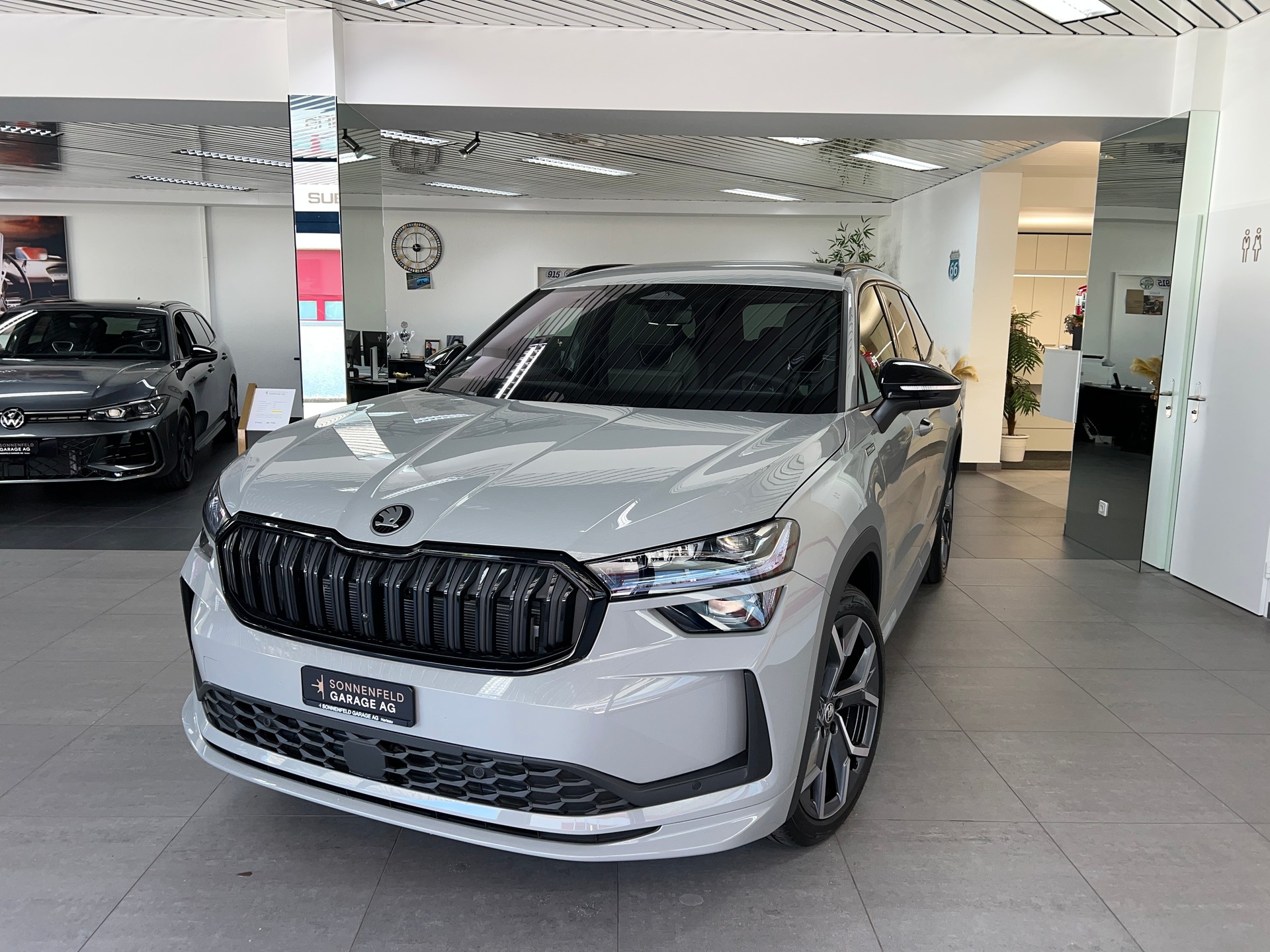 SKODA Kodiaq 2.0 TDI Sportline 4x4 / 7 PLATZ / 5 Jahre Garantie-image-1
