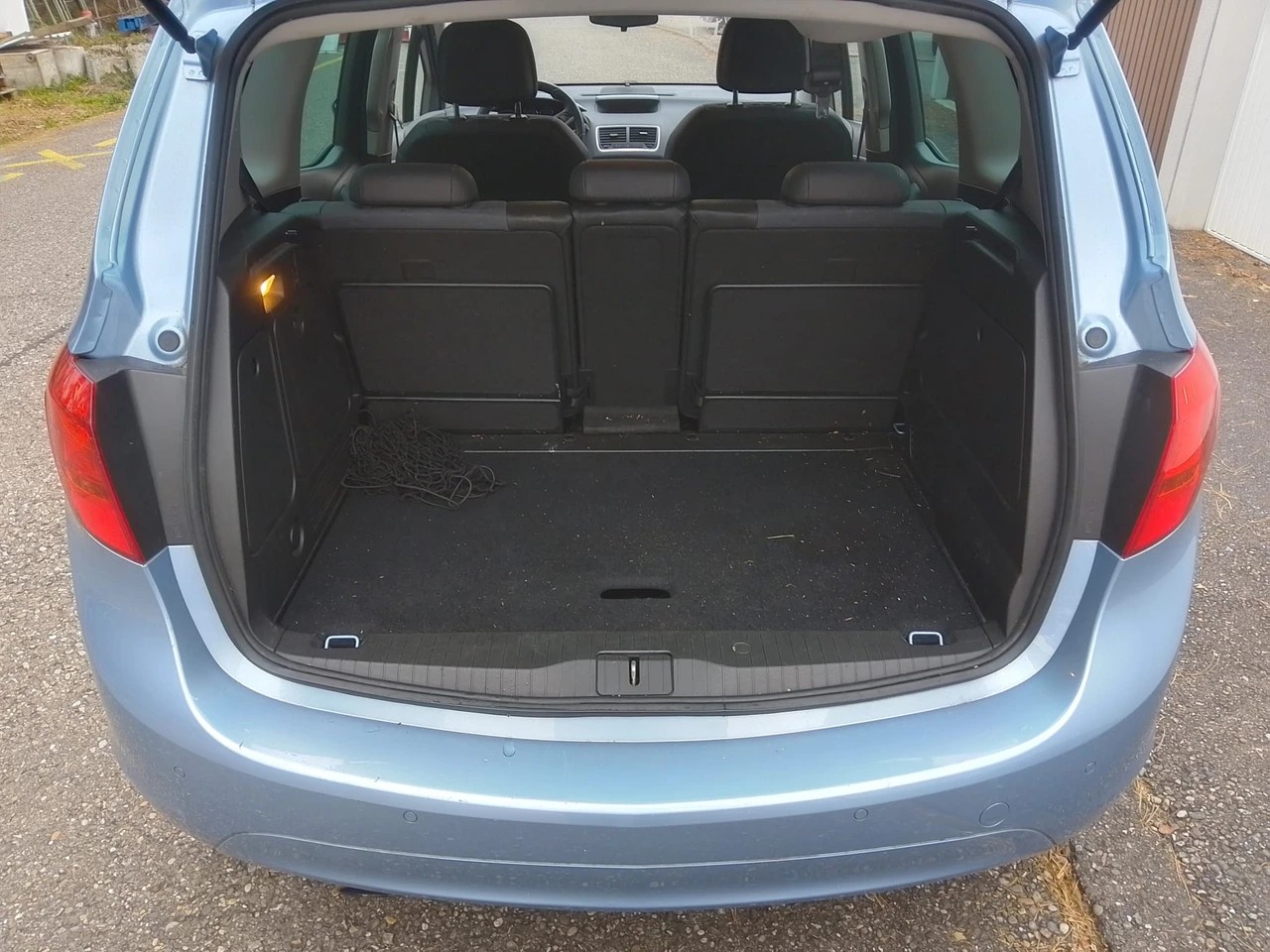 OPEL Meriva 1.4 Turbo Active Edition Automatic-image-14