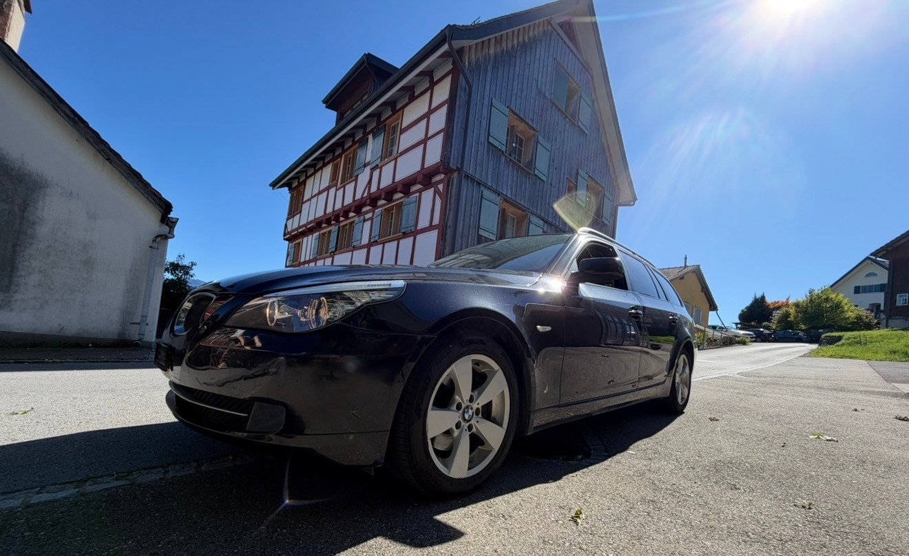 BMW 530xd Touring Steptronic-image-0