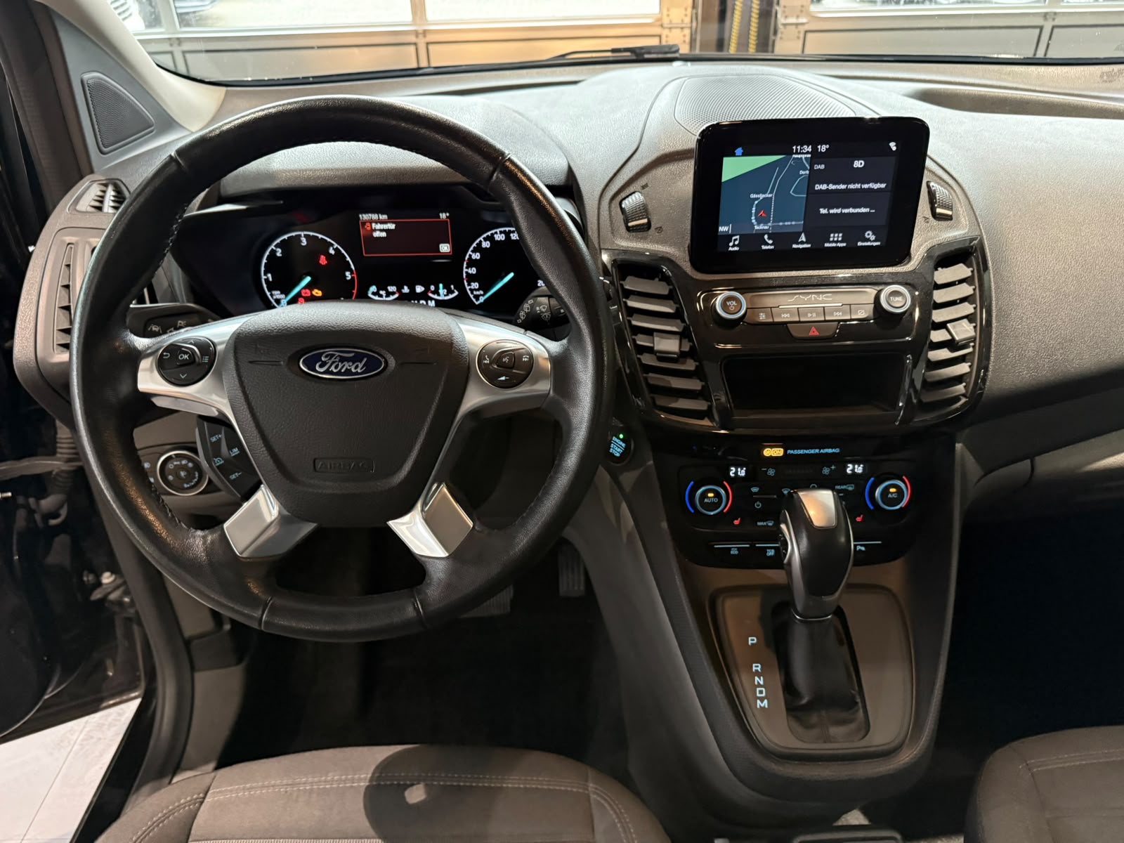 FORD Grand Tourneo Connect 1.5 EcoBlue Titanium Automat-image-13