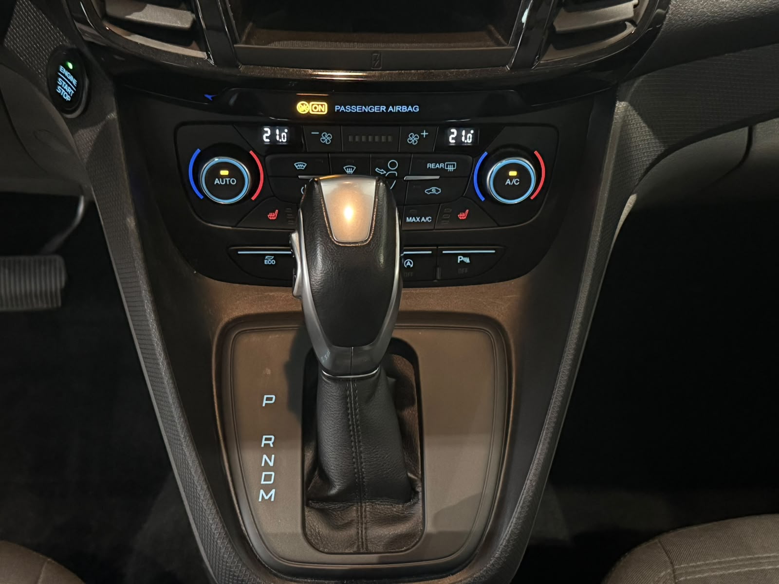 FORD Grand Tourneo Connect 1.5 EcoBlue Titanium Automat-image-16