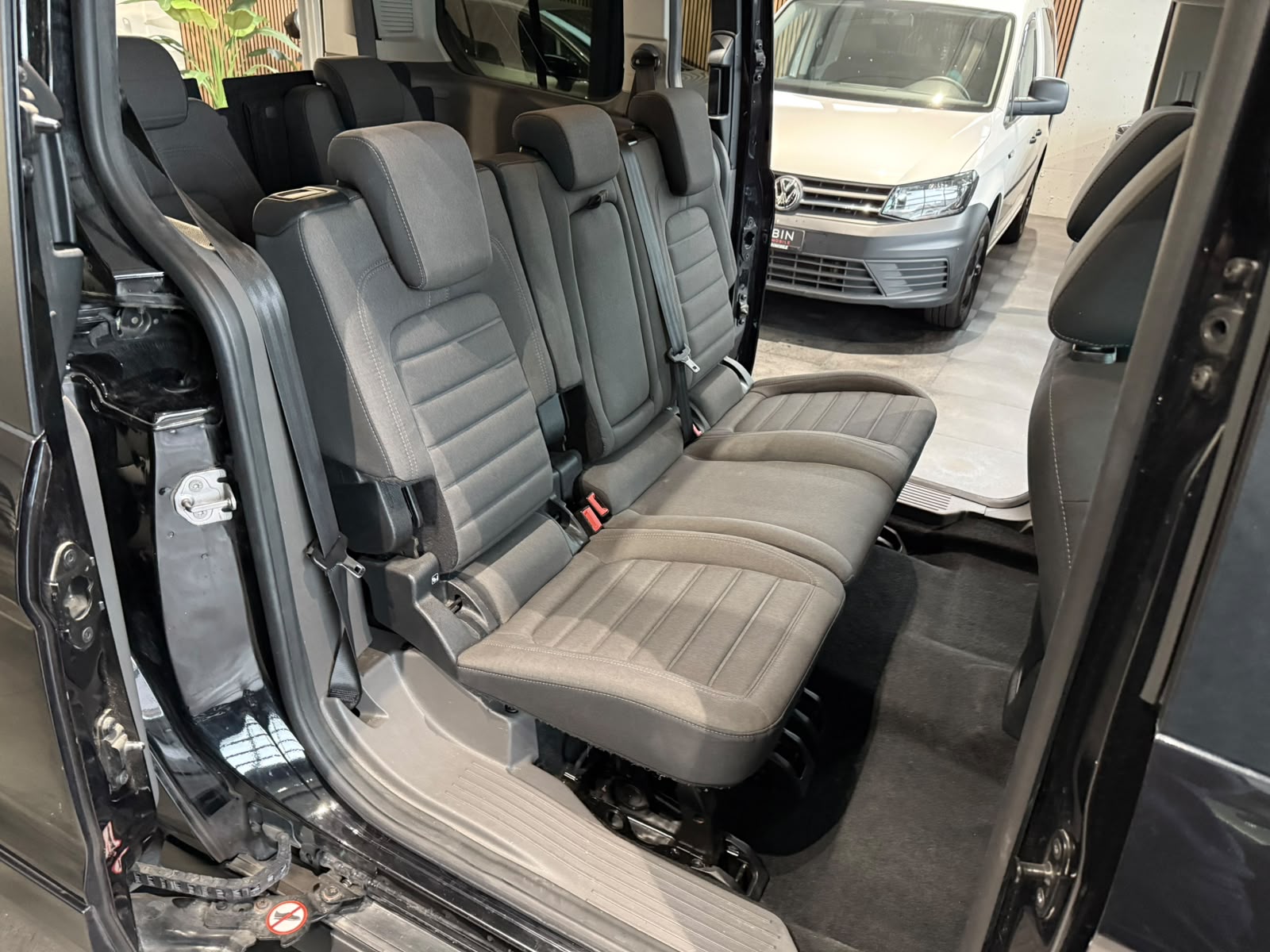 FORD Grand Tourneo Connect 1.5 EcoBlue Titanium Automat-image-10