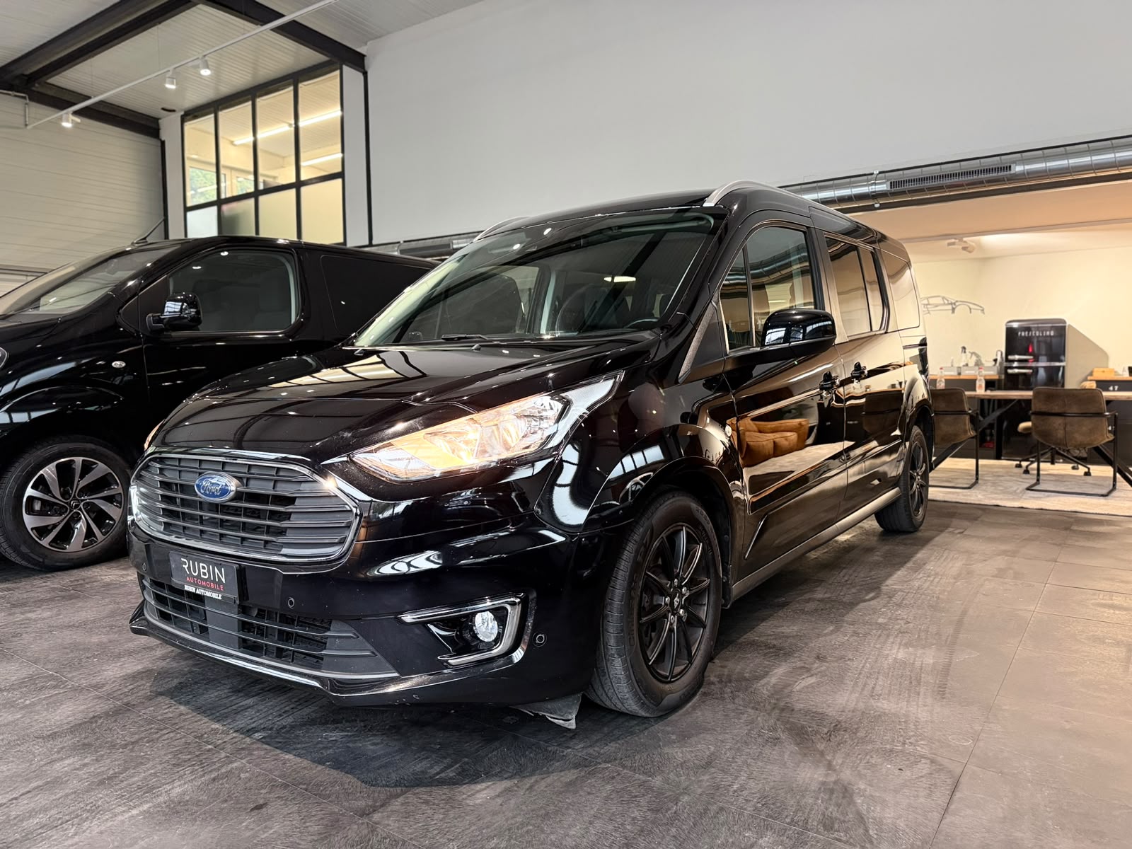 FORD Grand Tourneo Connect 1.5 EcoBlue Titanium Automat-image-0