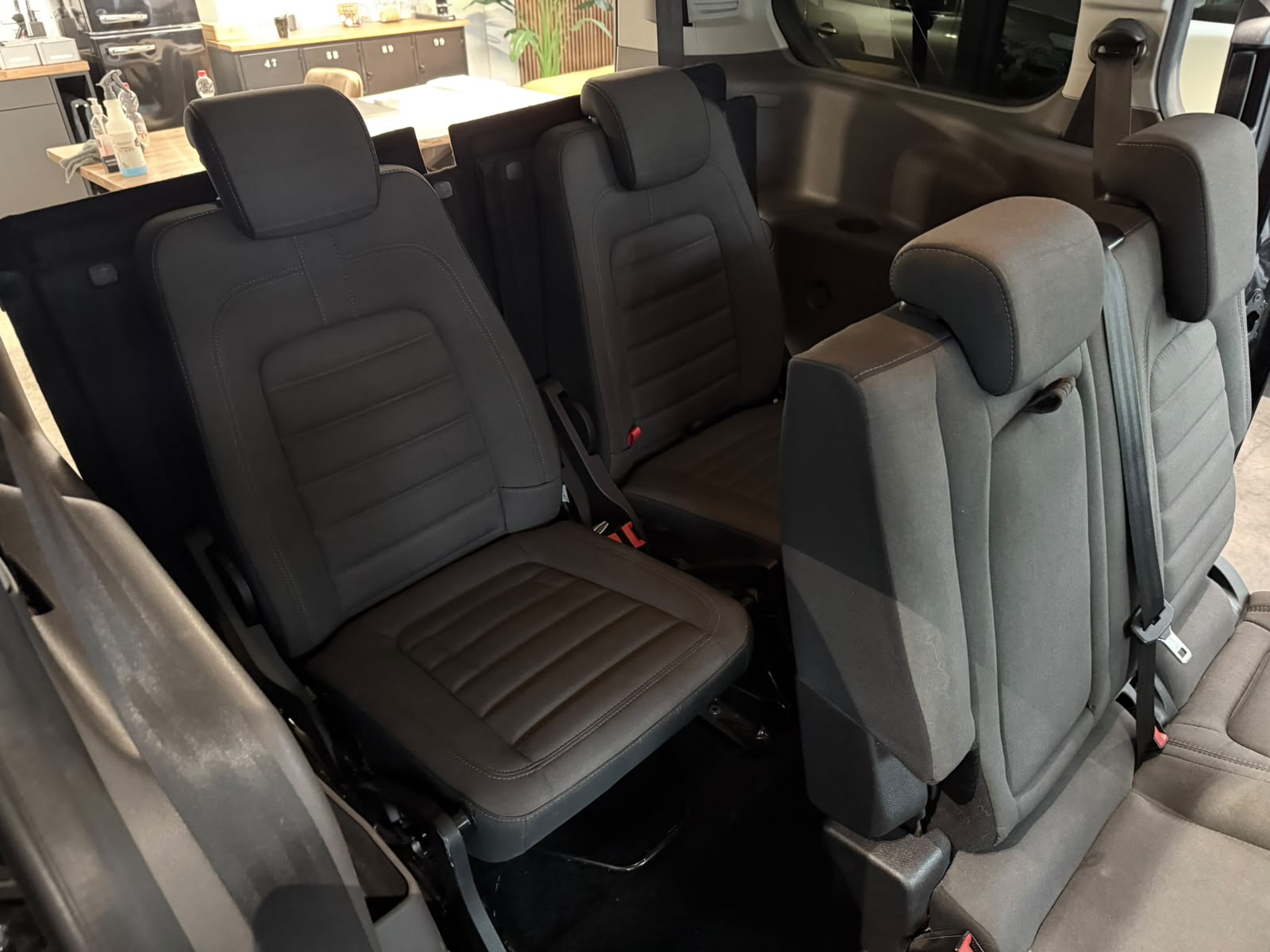 FORD Grand Tourneo Connect 1.5 EcoBlue Titanium Automat-image-11