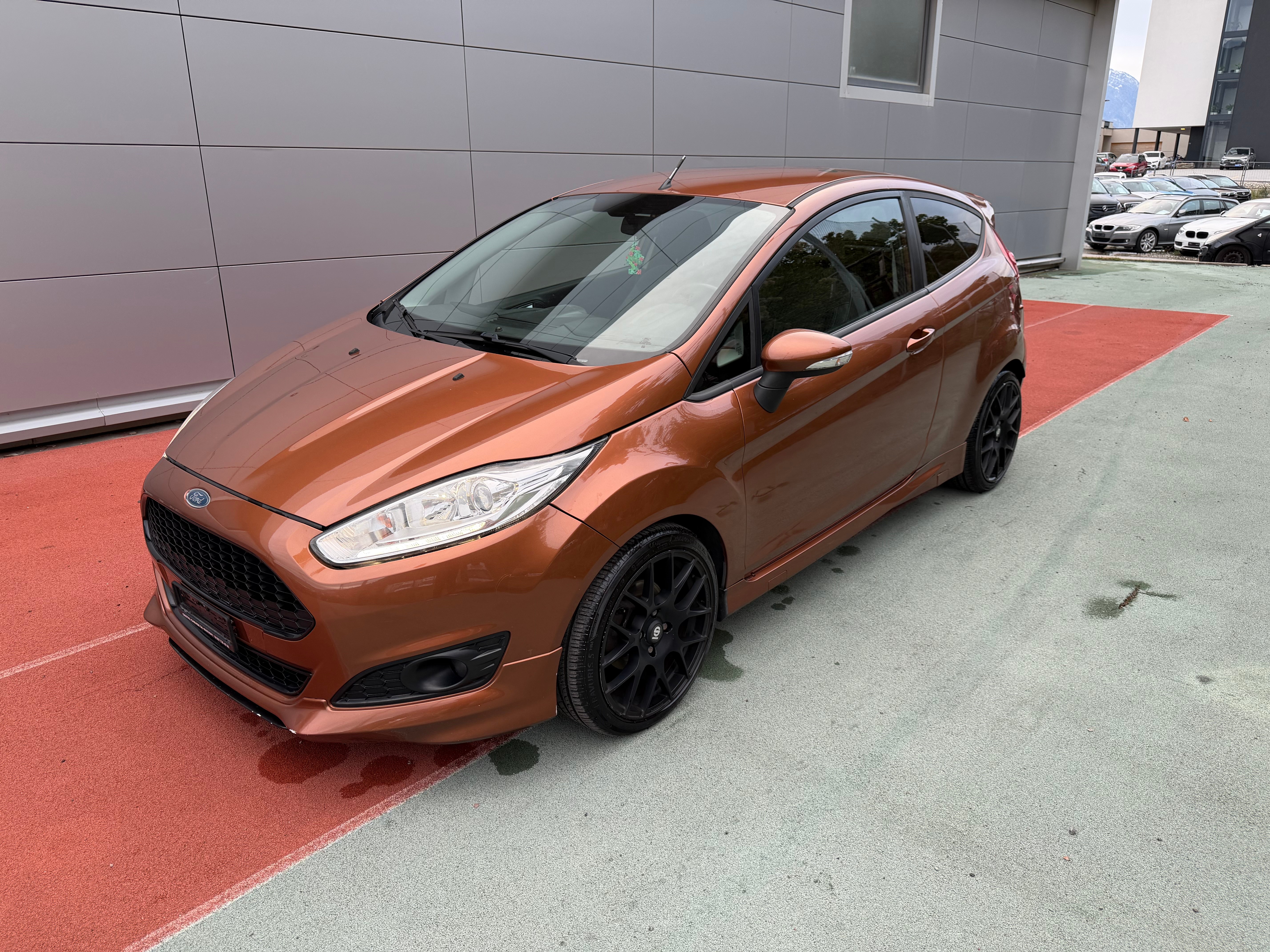 Car photo