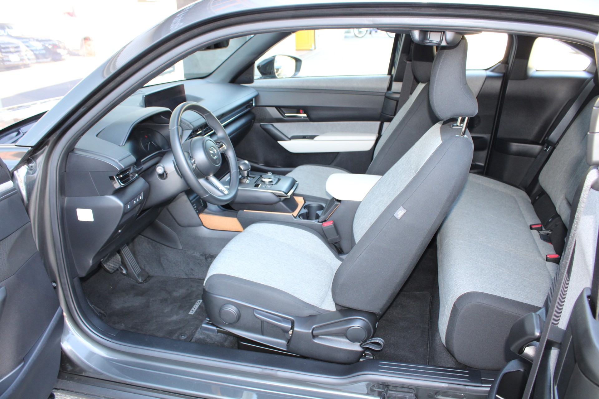 MAZDA MX-30 R-EV - 170 CV ELECTRIQUE avec générateur WANKEL-image-13