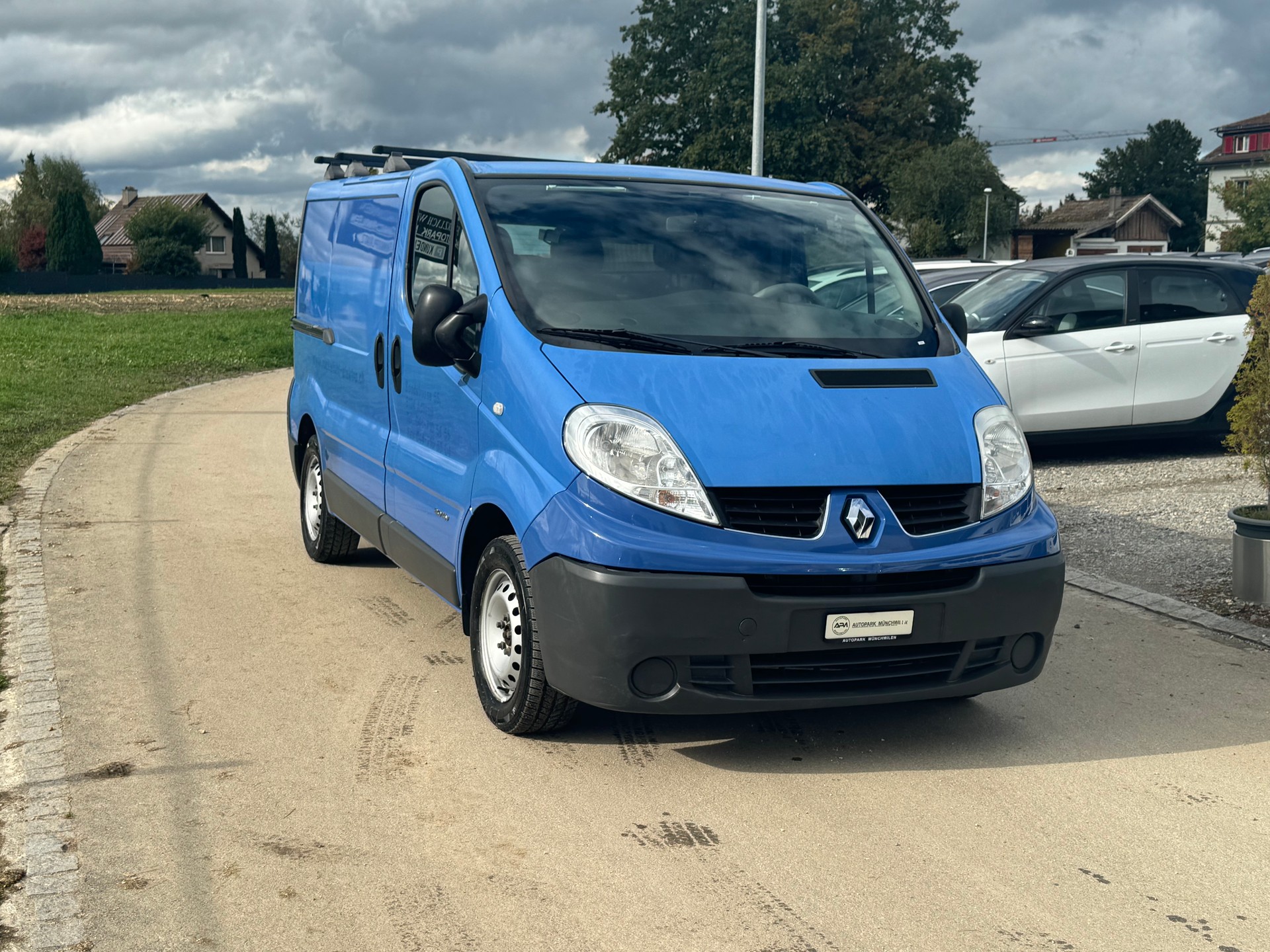 RENAULT Trafic 2.0i 2.9t L2H1-image-1