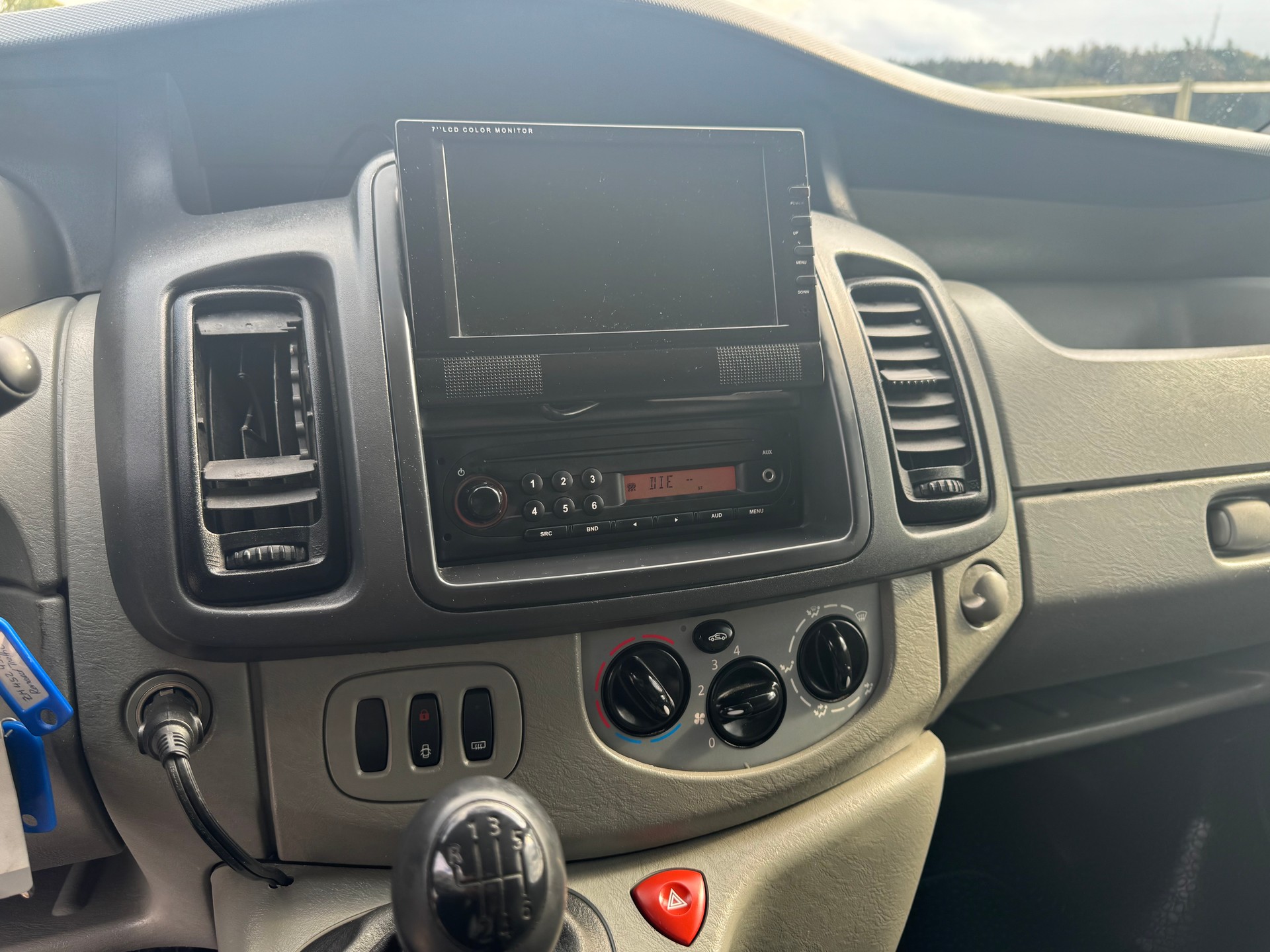 RENAULT Trafic 2.0i 2.9t L2H1-image-7