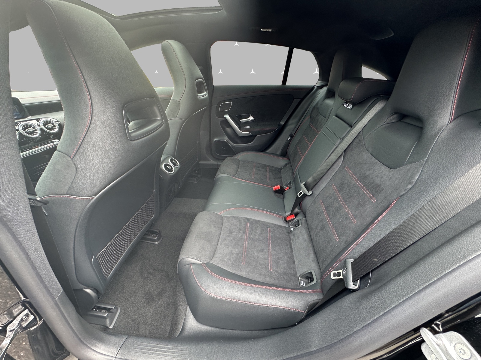 MERCEDES-BENZ CLA Shooting Brake 250 4Matic 8G-DCT-image-10