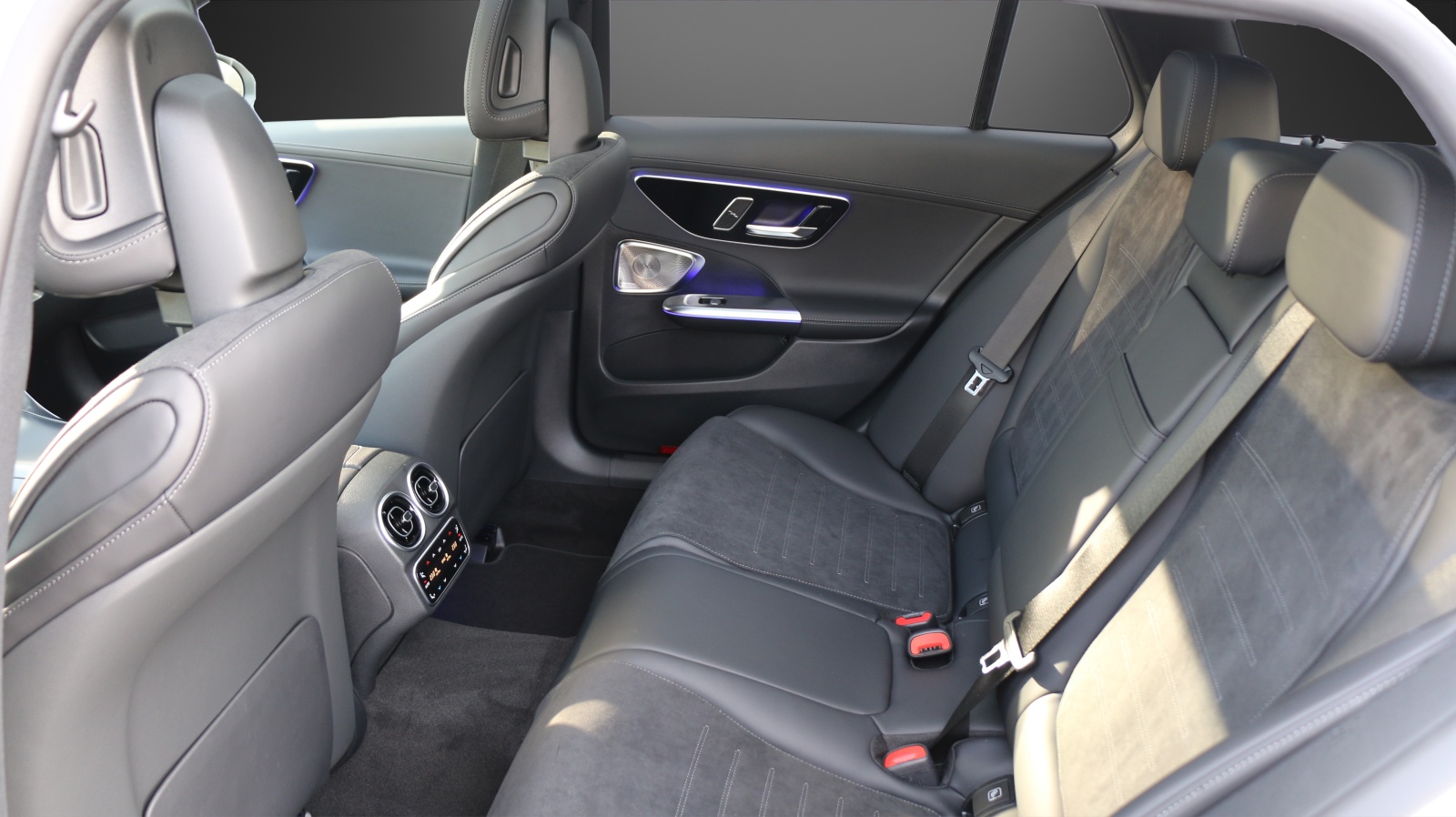 MERCEDES-BENZ C 300 T 4 Matic-image-9