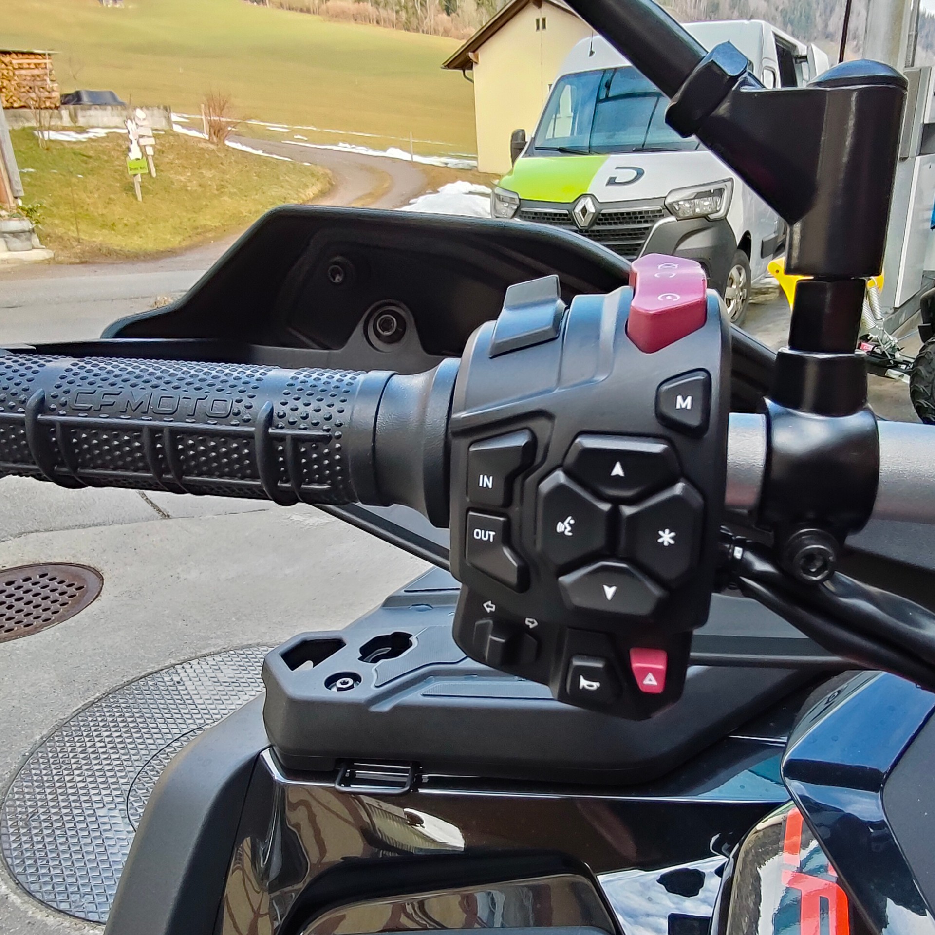 CF MOTO C Force 1000 Touring Premium 8" Display-image-12
