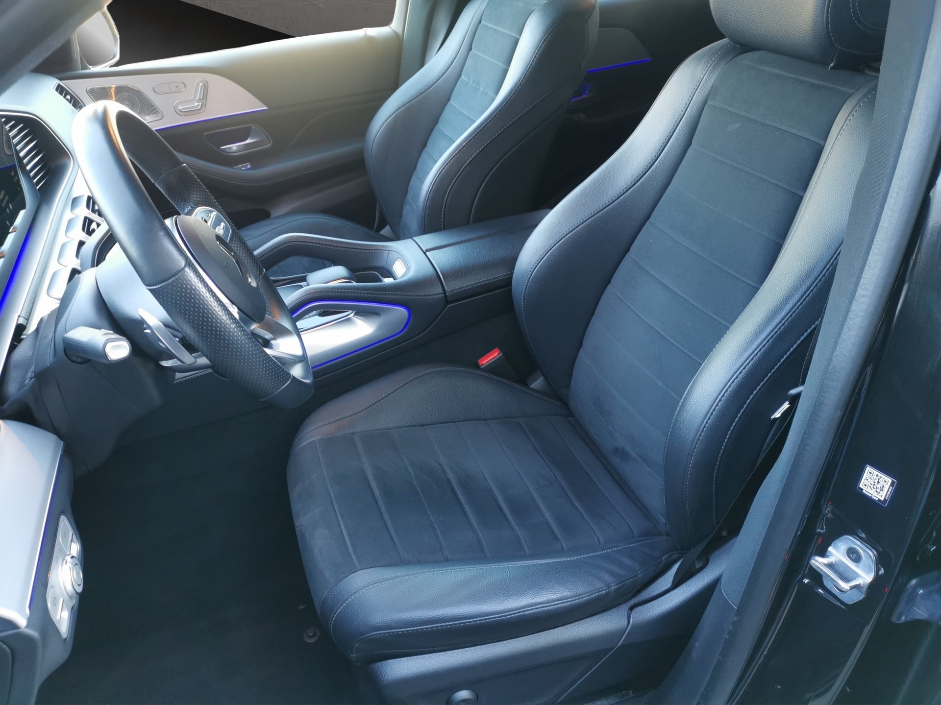 MERCEDES-BENZ GLE 400 d 4Matic AMG Line 9G-Tronic-image-11