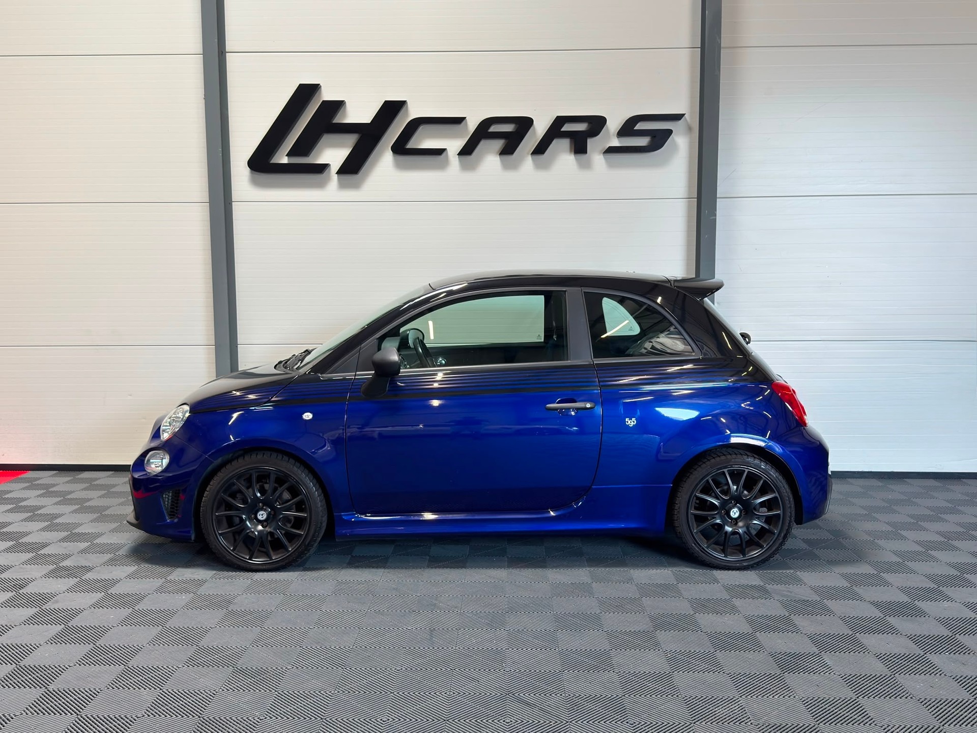 FIAT 595 Abarth 1.4 T-Jet 165 Yamaha Monster-image-1