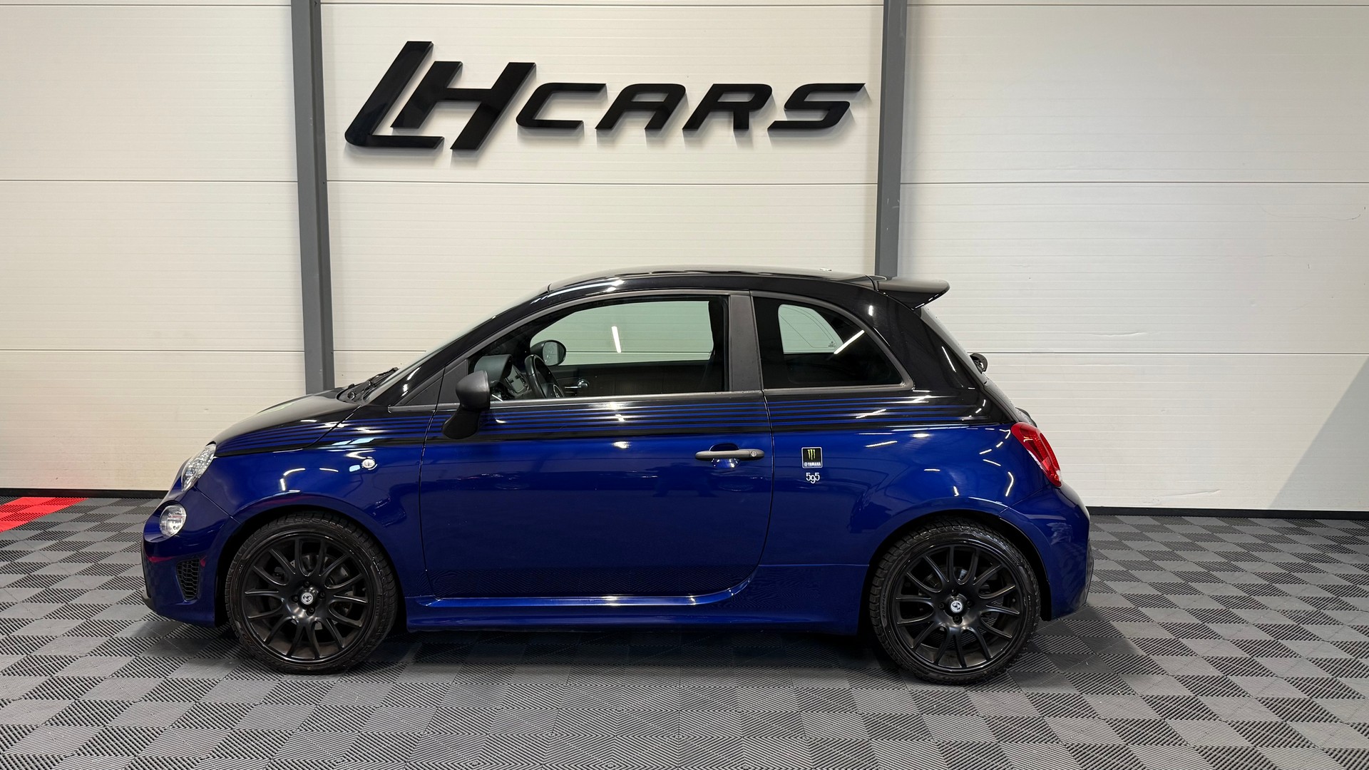 FIAT 595 Abarth 1.4 T-Jet 165 Yamaha Monster-image-1