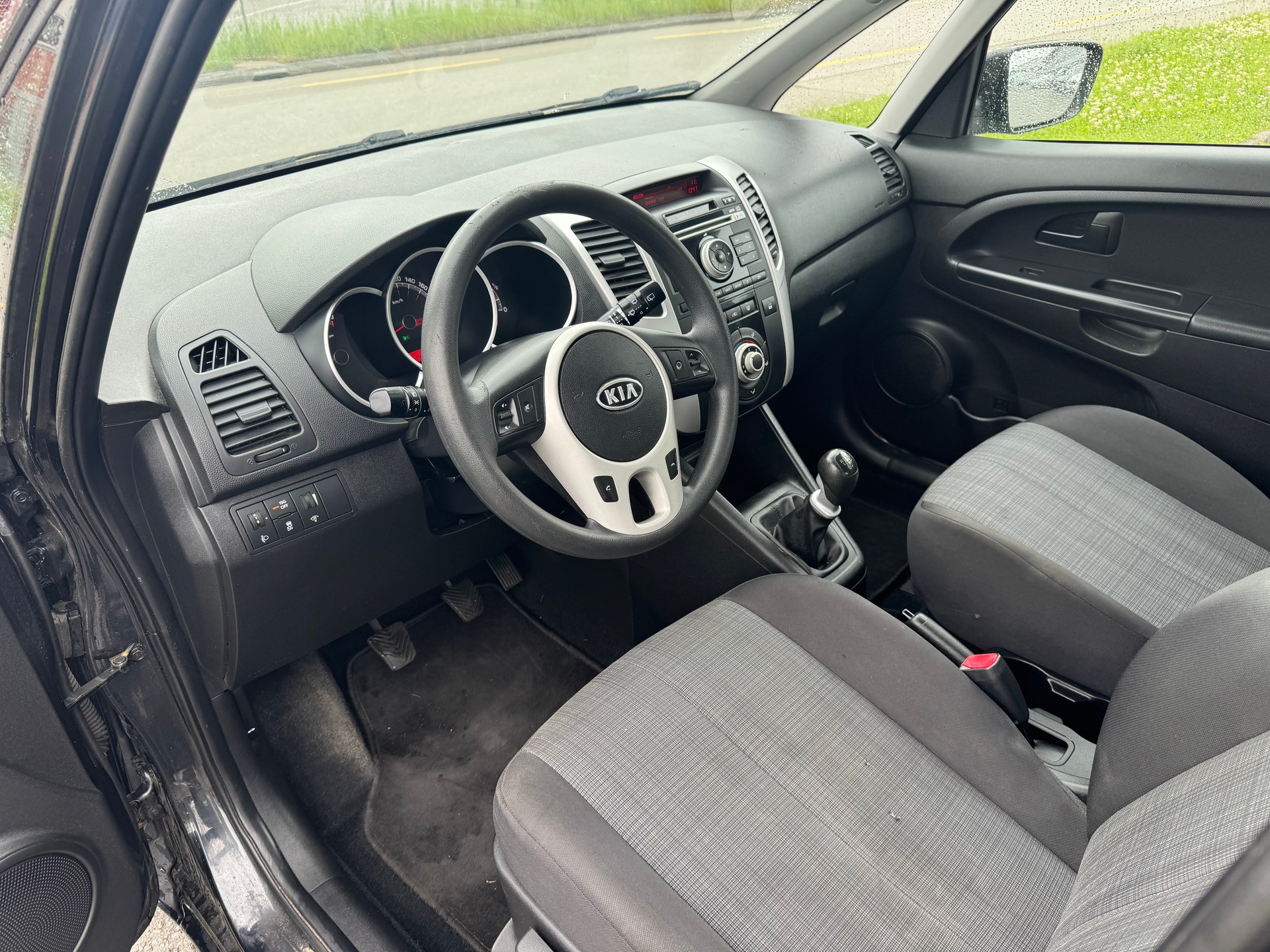KIA Venga 1.4 CVVT _seven-image-8