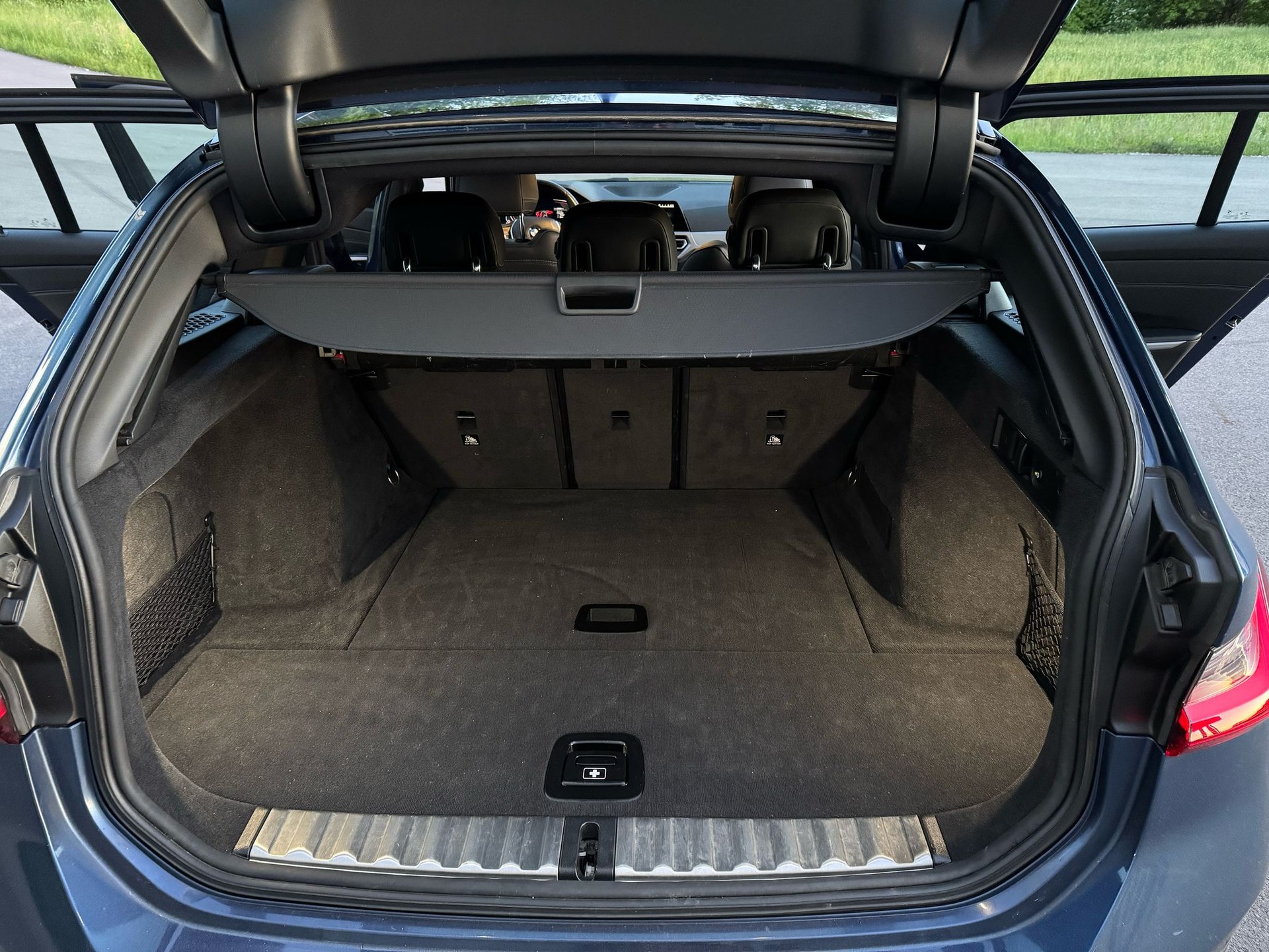 BMW 320d xDrive 48V Touring Luxury Line Steptronic-image-10