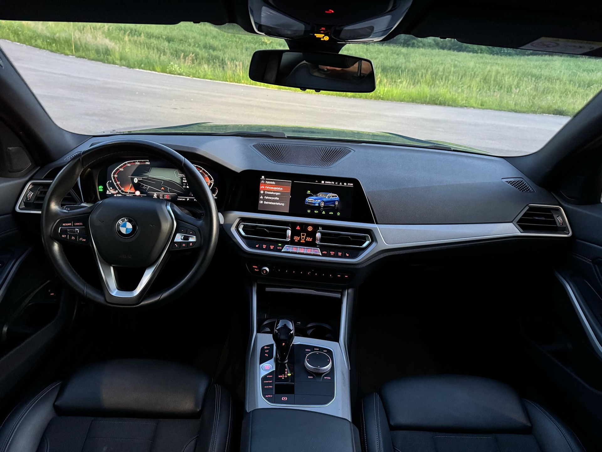BMW 320d xDrive 48V Touring Luxury Line Steptronic-image-14