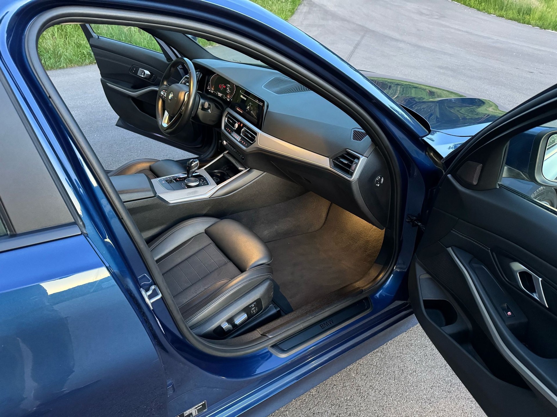 BMW 320d xDrive 48V Touring Luxury Line Steptronic-image-8