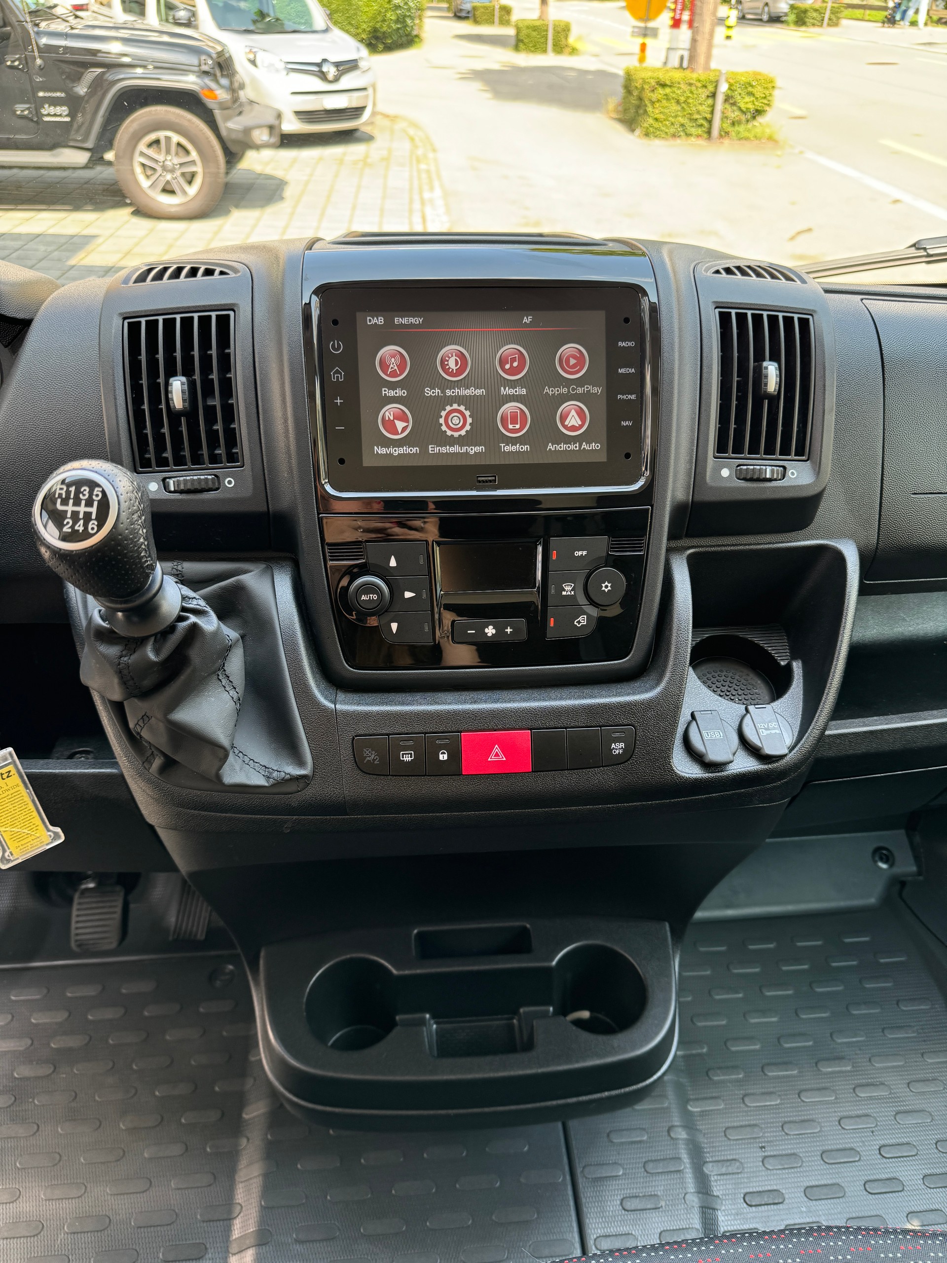 CITROEN Jumper 35 2.2 BlueHDi 140 L3H2-image-14