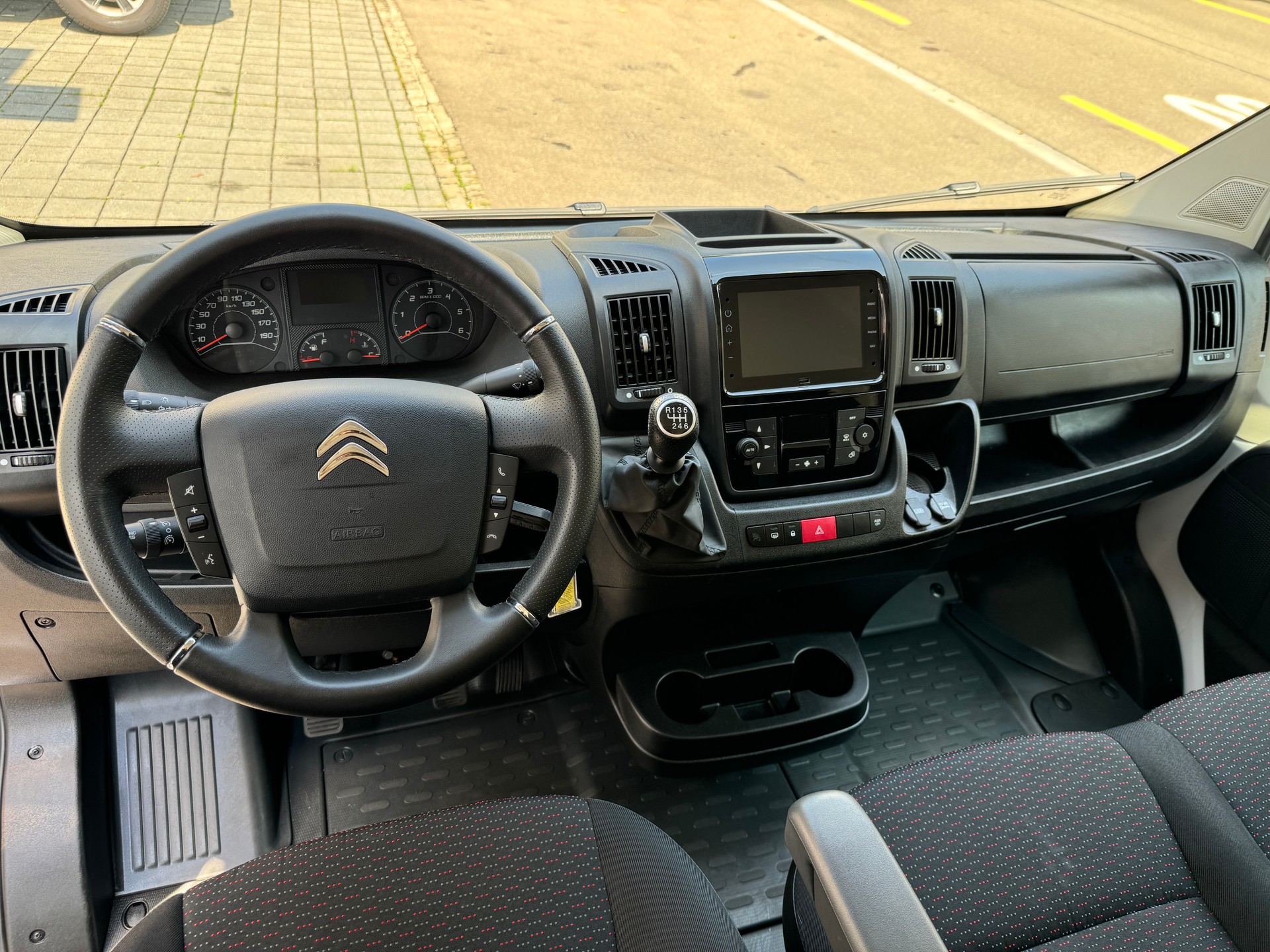 CITROEN Jumper 35 2.2 BlueHDi 140 L3H2-image-12