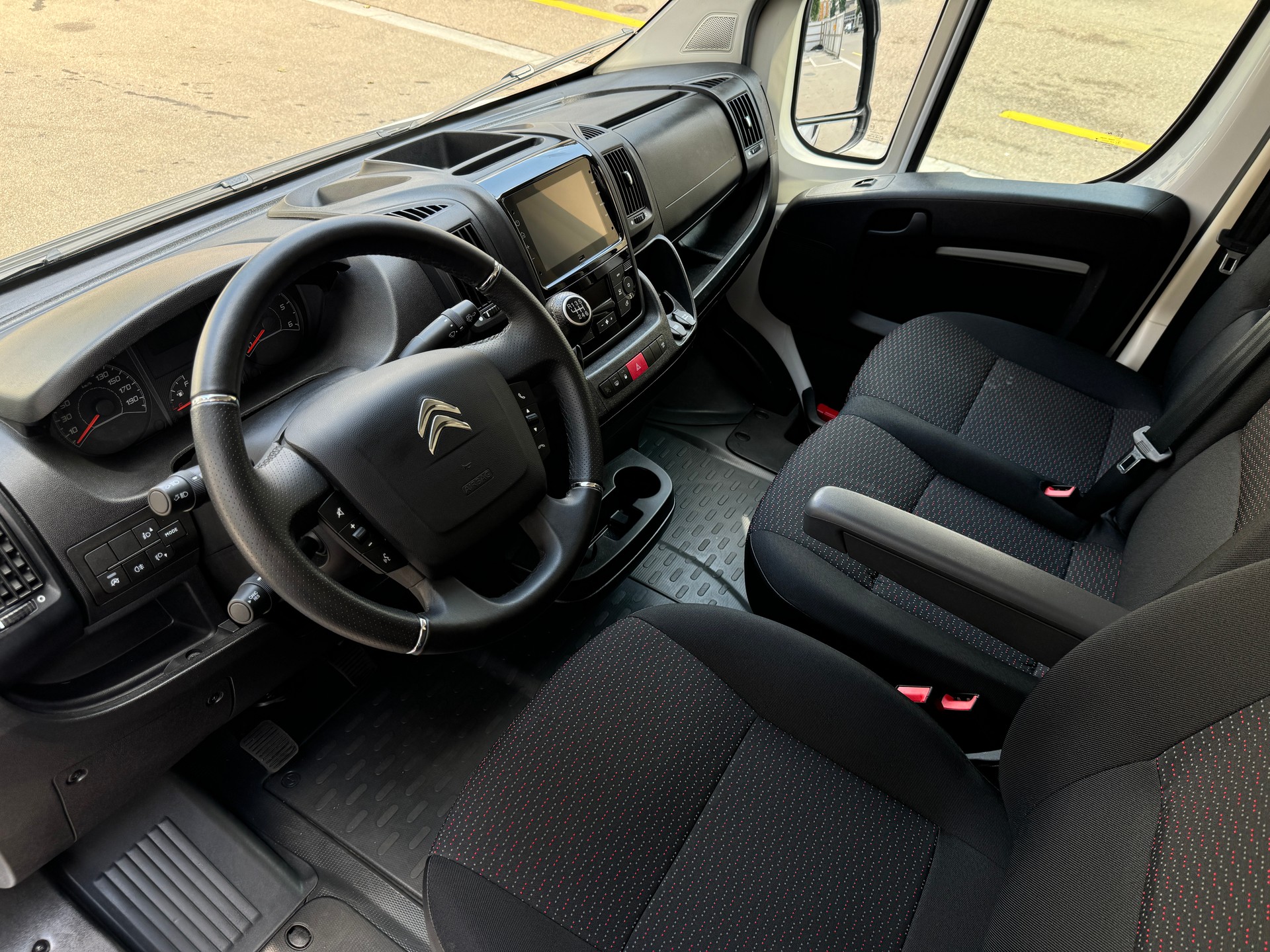 CITROEN Jumper 35 2.2 BlueHDi 140 L3H2-image-11
