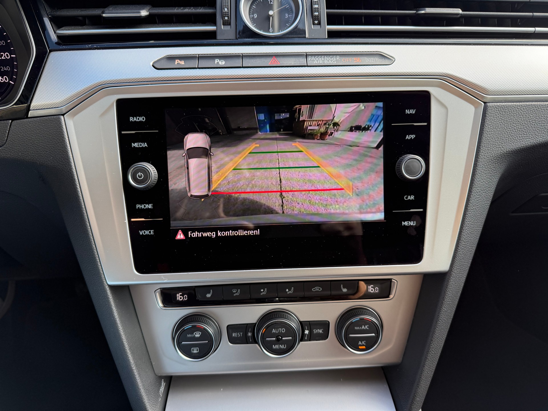 VW Passat Variant 2.0 TDI BMT Comfortline DSG-image-12