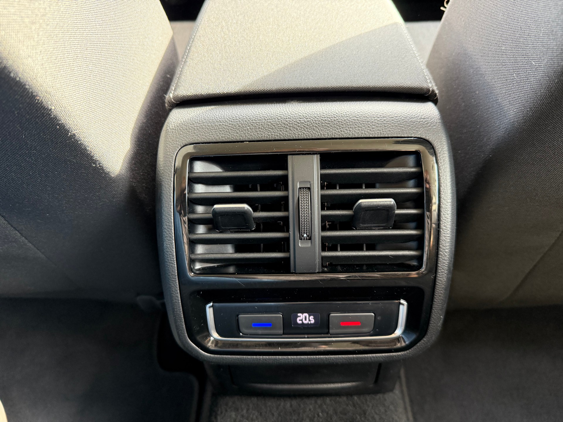VW Passat Variant 2.0 TDI BMT Comfortline DSG-image-8