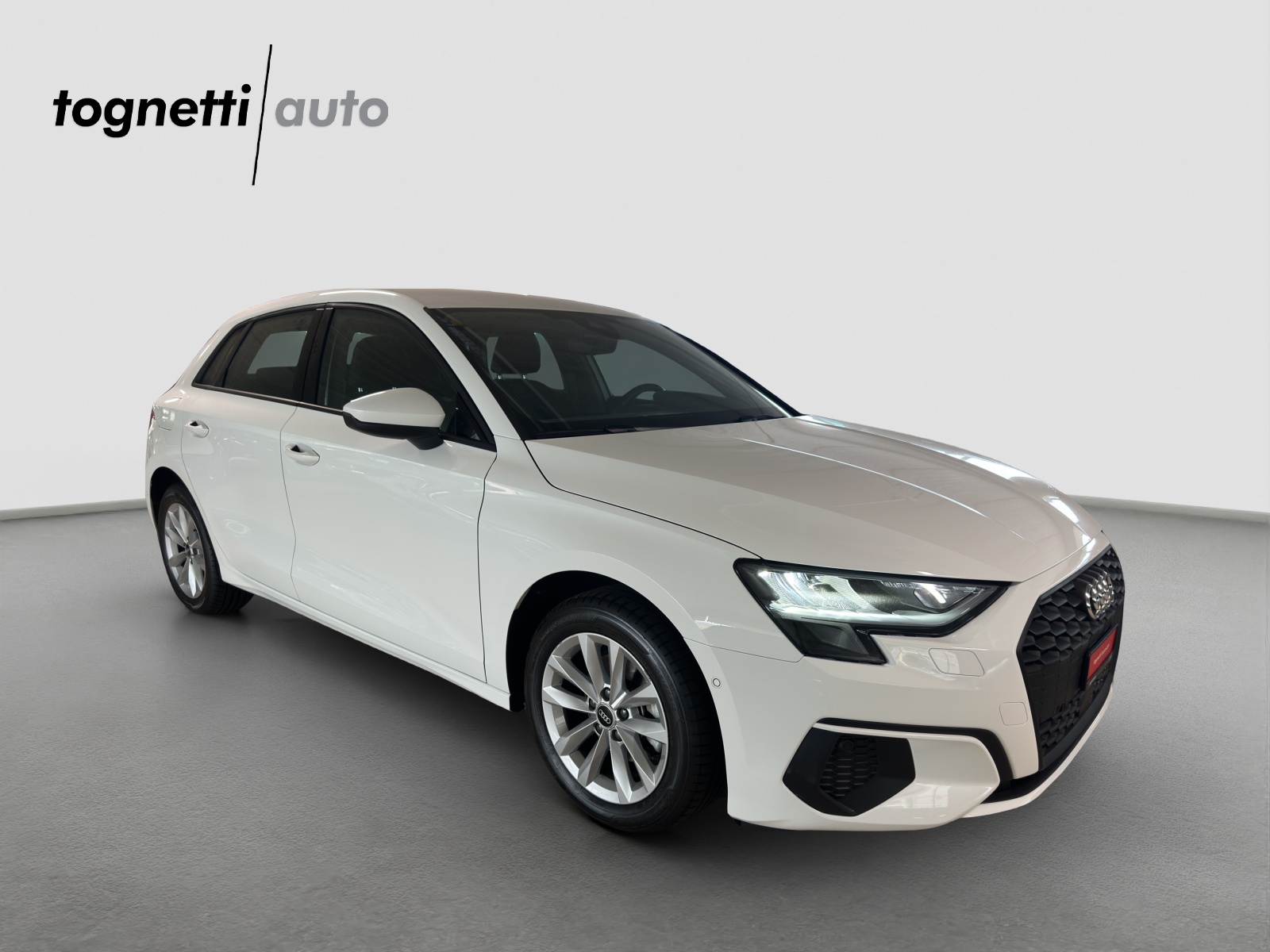 AUDI A3 Sportback 35 TFSI Attraction S-tronic-image-1