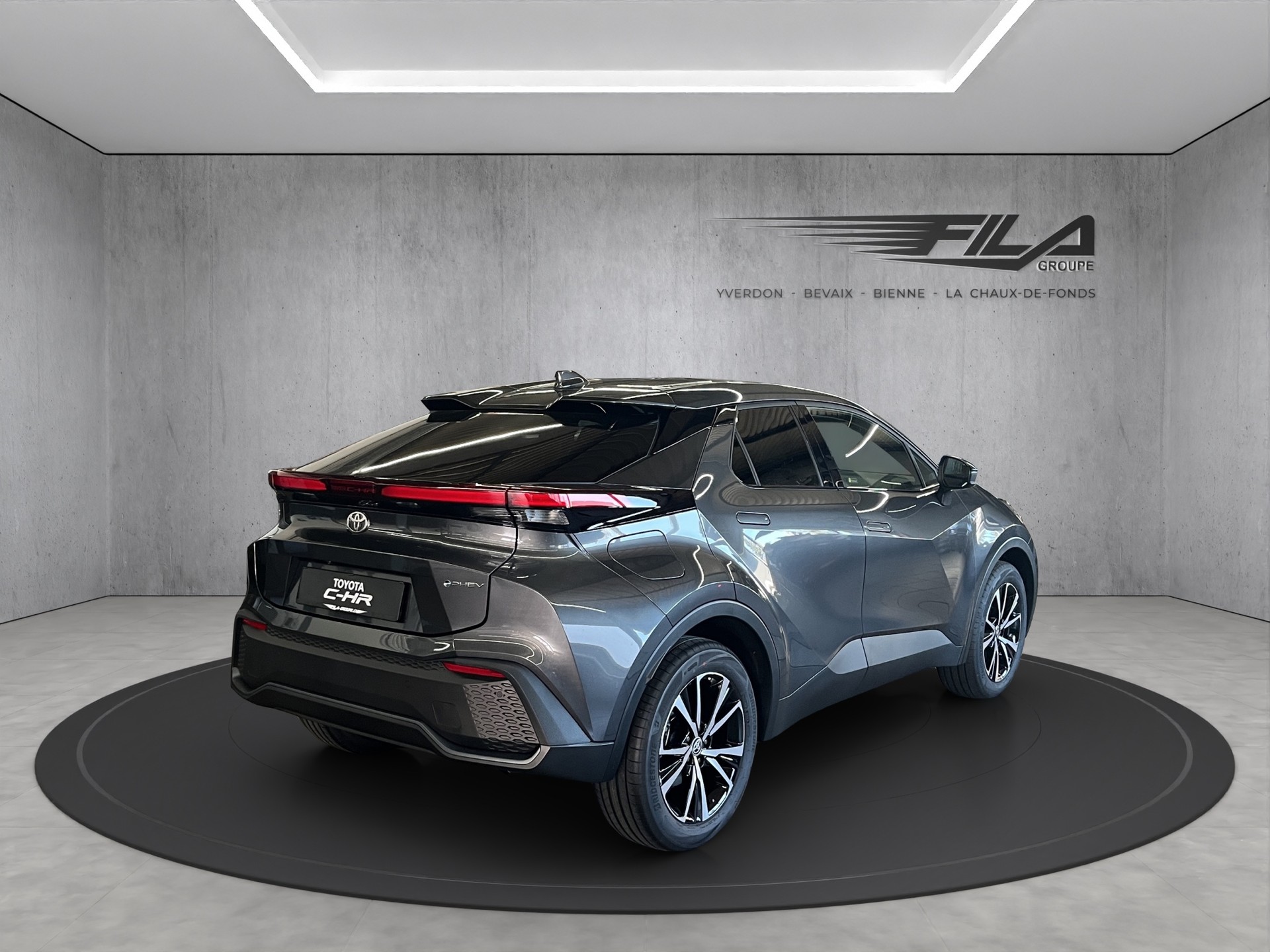 TOYOTA C-HR 2.0 PHEV Swiss Edit-image-4