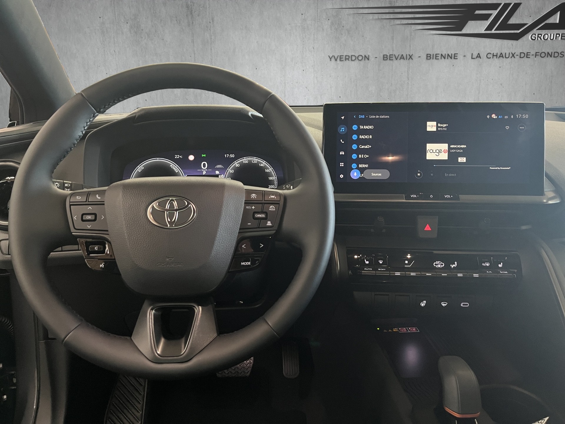 TOYOTA C-HR 2.0 PHEV Swiss Edit-image-8