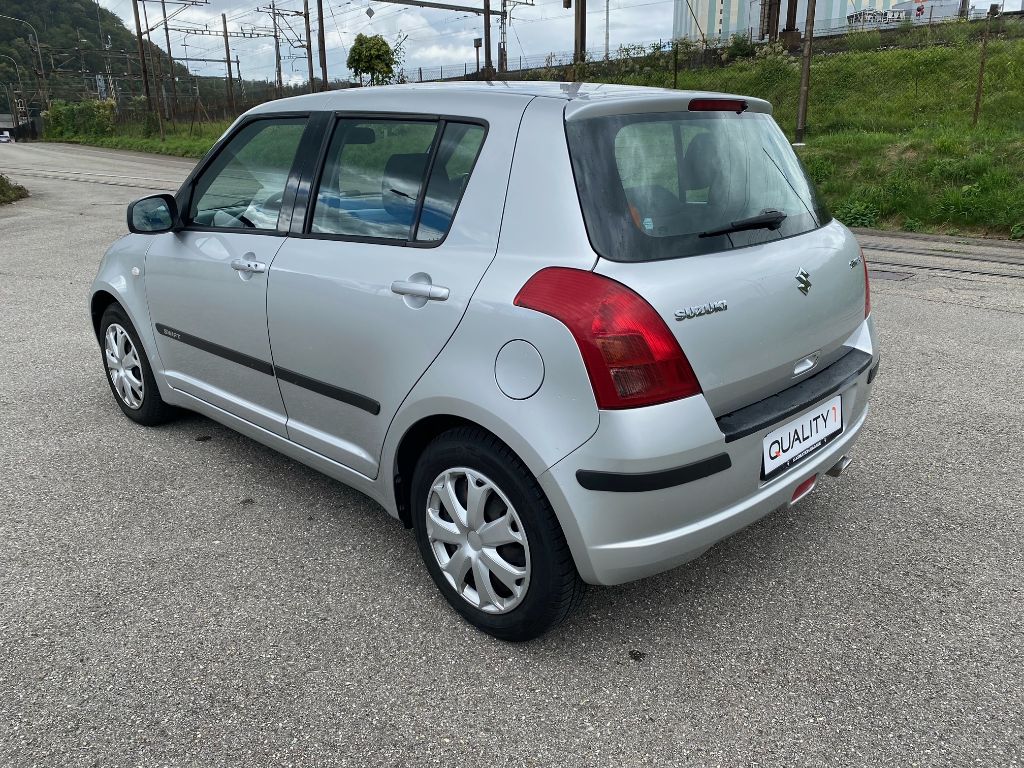 SUZUKI Swift 1.3i 16V GL Top-showroom-element-3