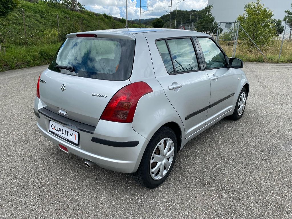 SUZUKI Swift 1.3i 16V GL Top-showroom-element-2