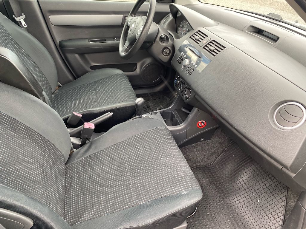 SUZUKI Swift 1.3i 16V GL Top-image-4