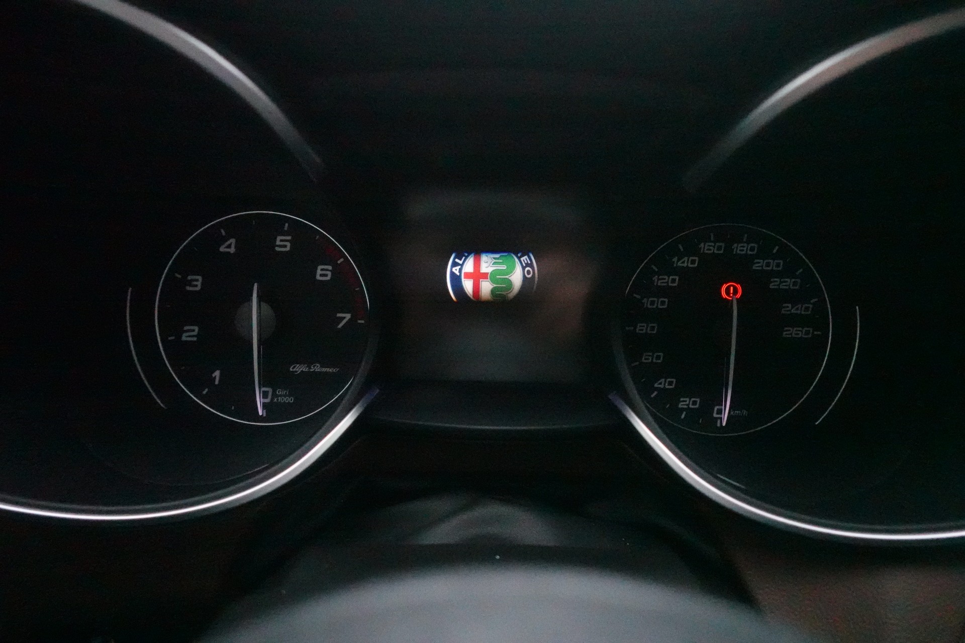 ALFA ROMEO Stelvio 2.0 Executive Q4 Automatic-image-12