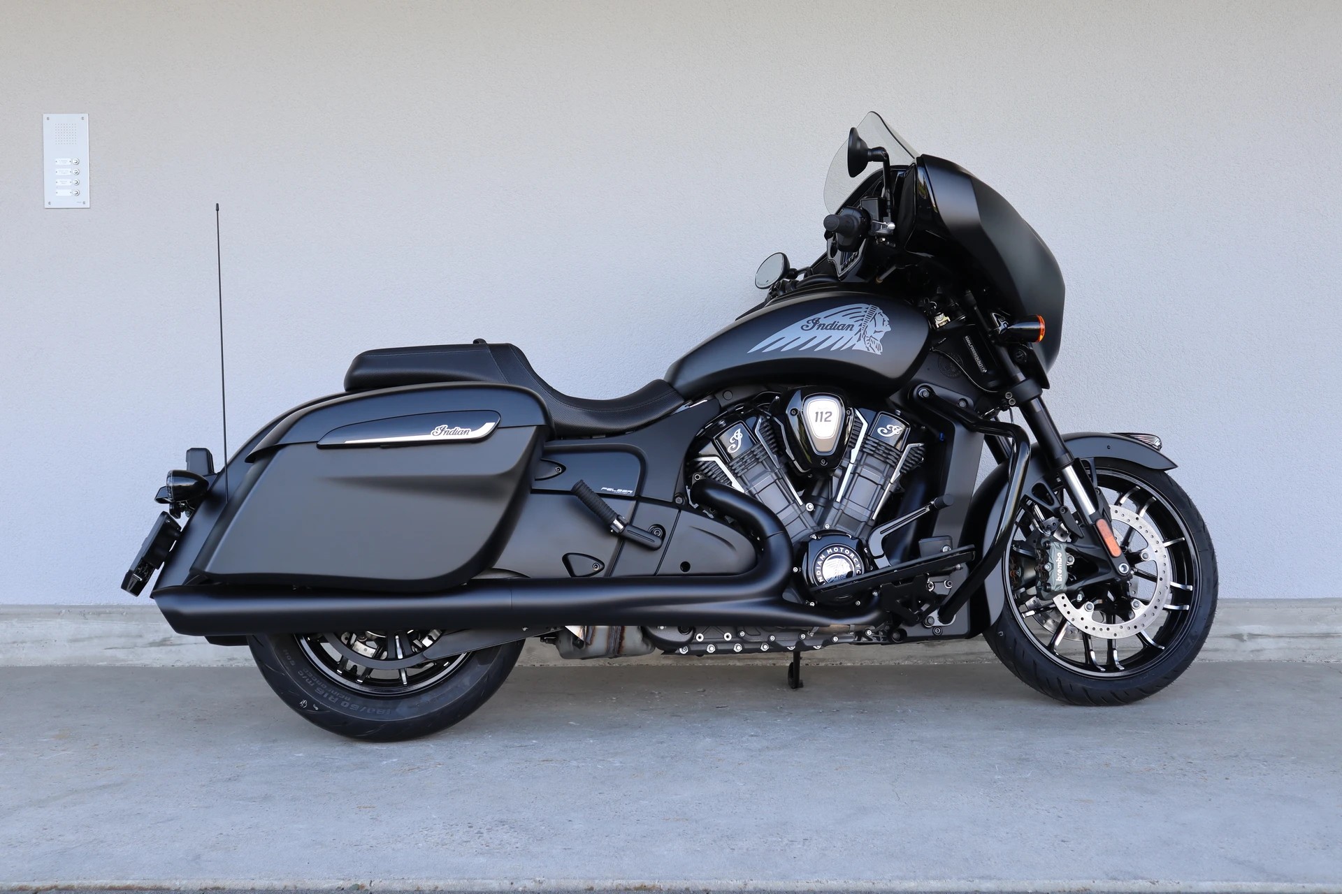 INDIAN Chieftain Power Plus Dark Horse-showroom-element-1