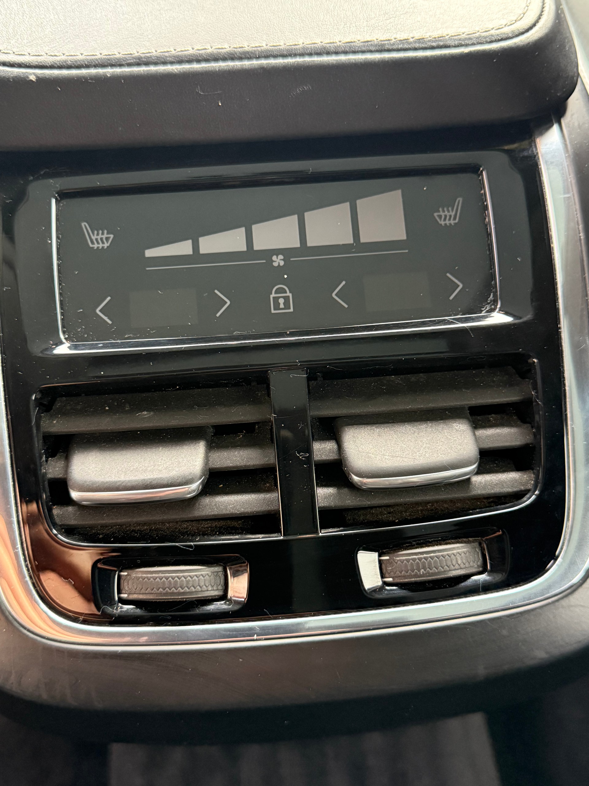 VOLVO XC90 B5 Diesel Mild Hybrid R Design AWD Inscription Geartronic-image-6