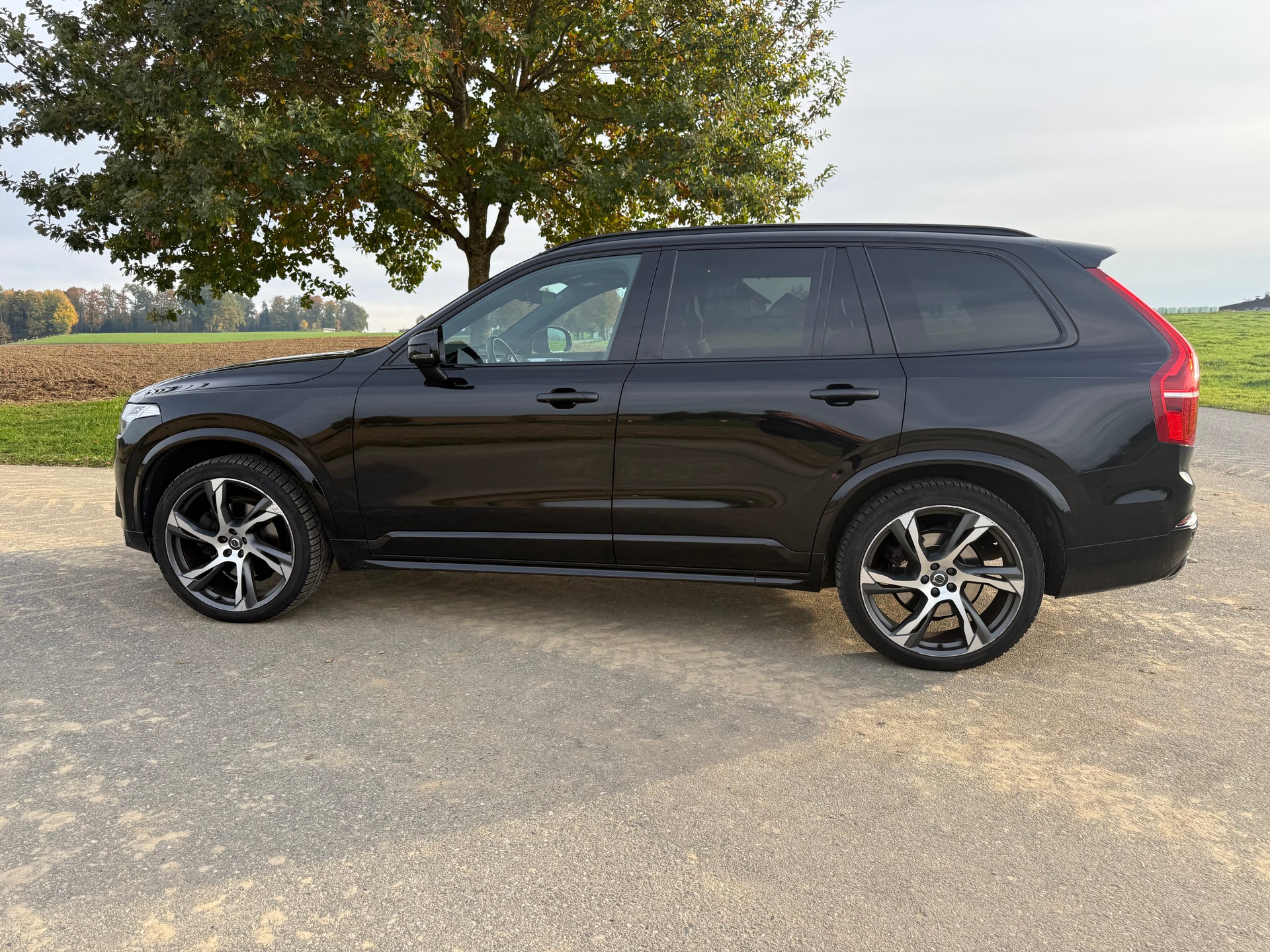 VOLVO XC90 B5 Diesel Mild Hybrid R Design AWD Inscription Geartronic-image-2