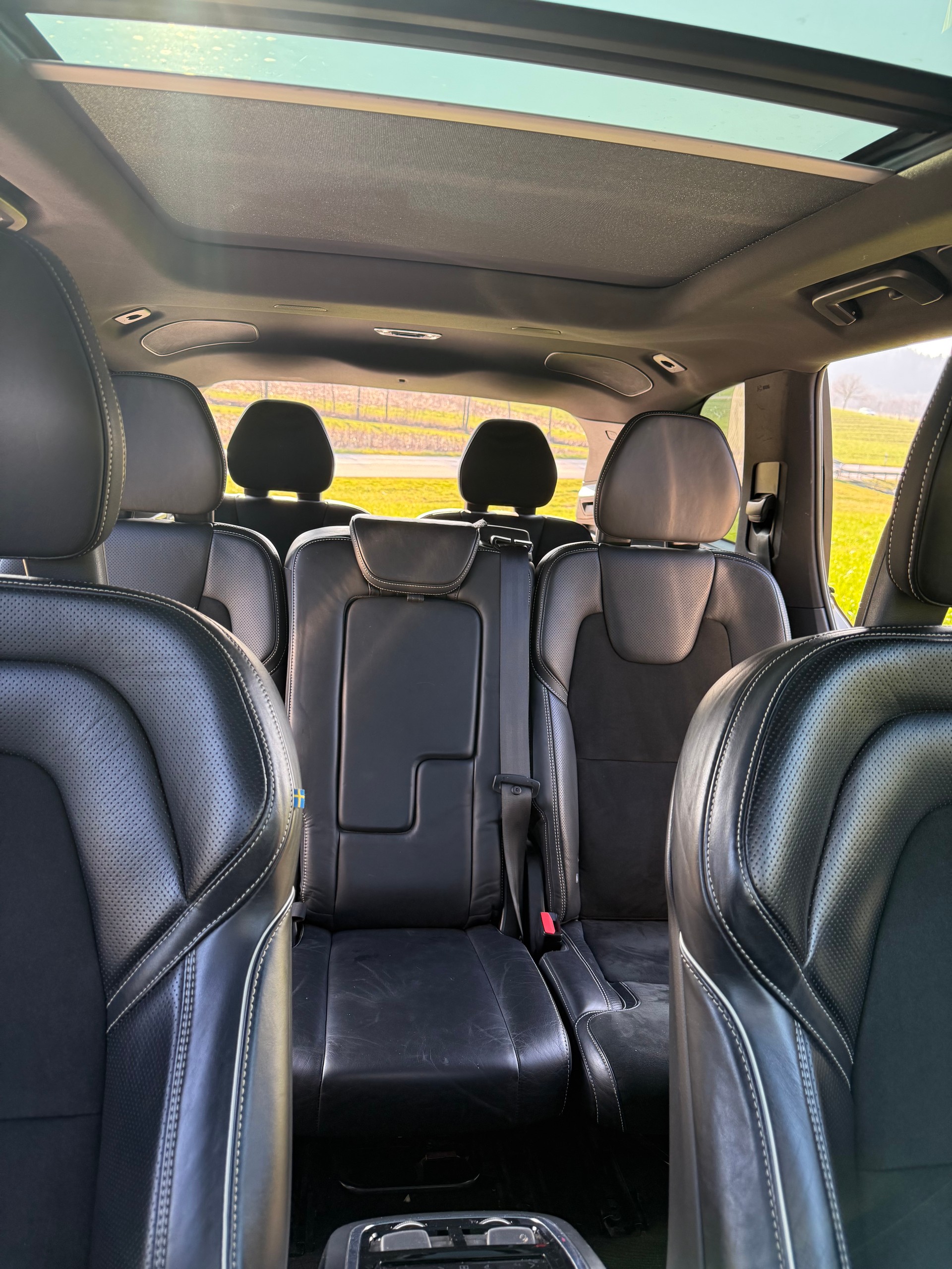 VOLVO XC90 B5 Diesel Mild Hybrid R Design AWD Inscription Geartronic-image-4
