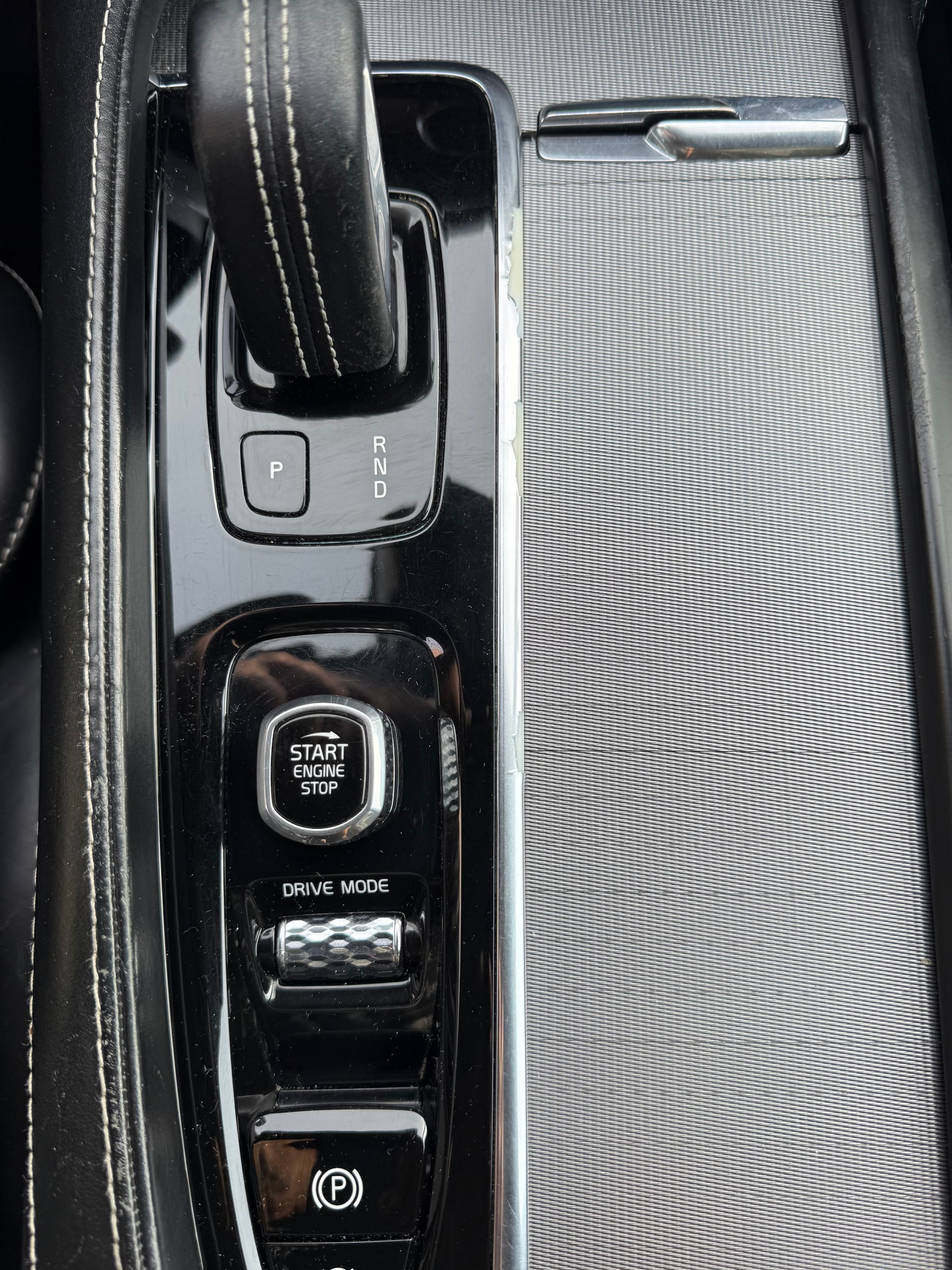 VOLVO XC90 B5 Diesel Mild Hybrid R Design AWD Inscription Geartronic-image-7
