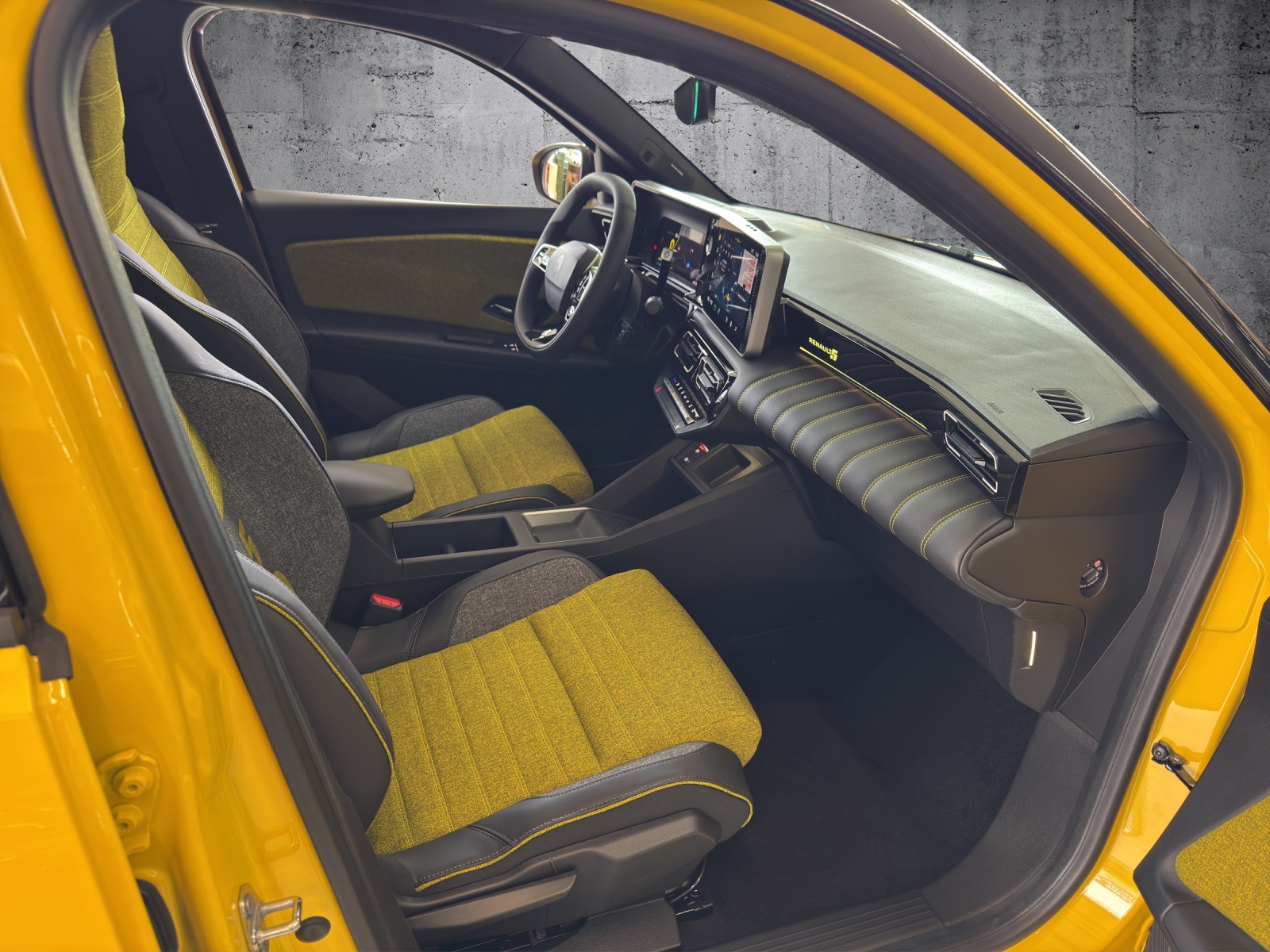 RENAULT R5 E-Tech Comfort Range 52 kWh Iconic Five-image-26