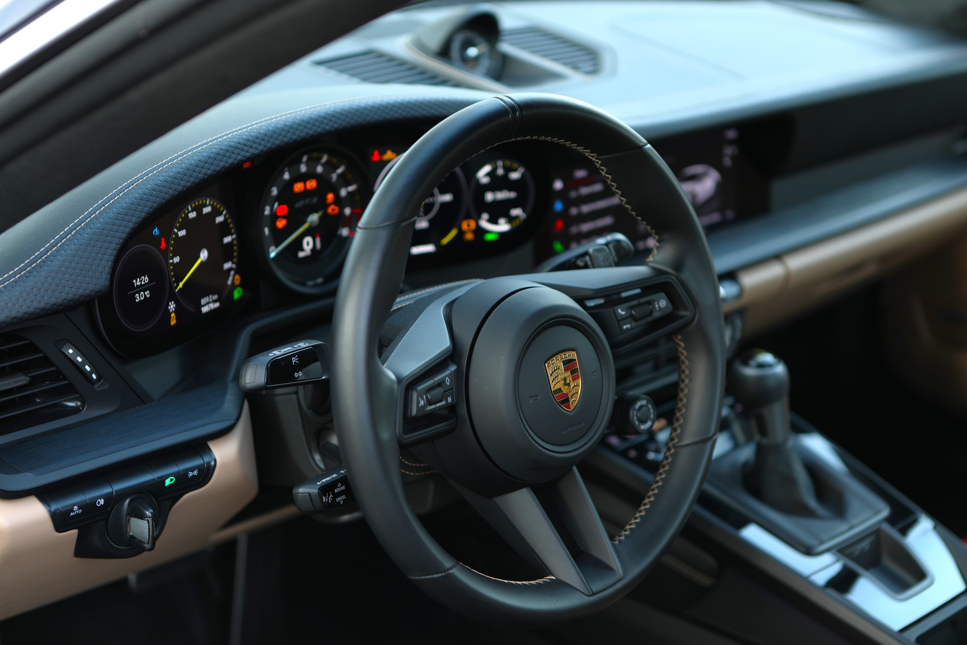 PORSCHE 911 GT3 Touring PDK - Exclusive Manufaktur-image-11