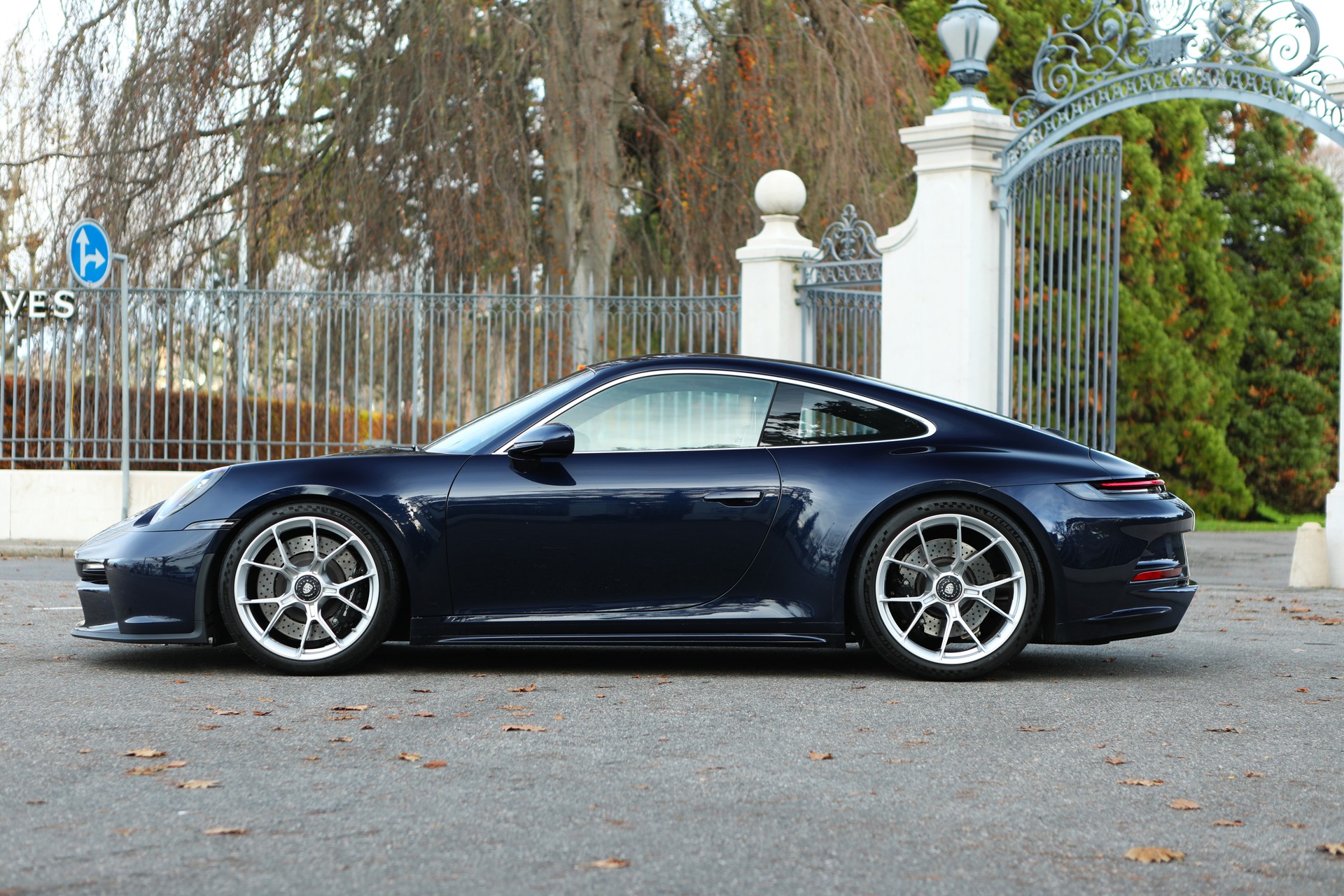 PORSCHE 911 GT3 Touring PDK - Exclusive Manufaktur-image-8
