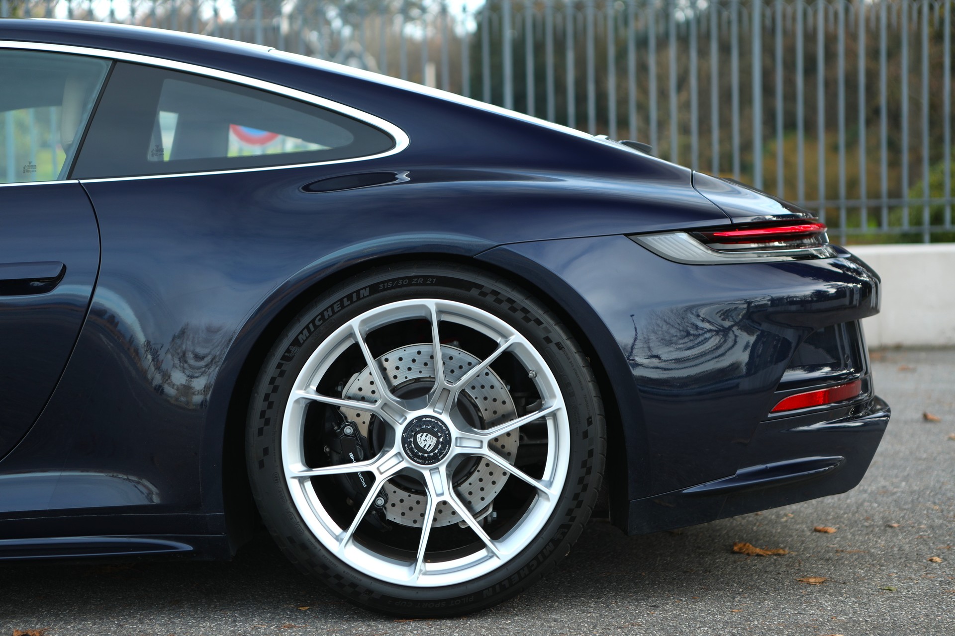 PORSCHE 911 GT3 Touring PDK - Exclusive Manufaktur-image-2