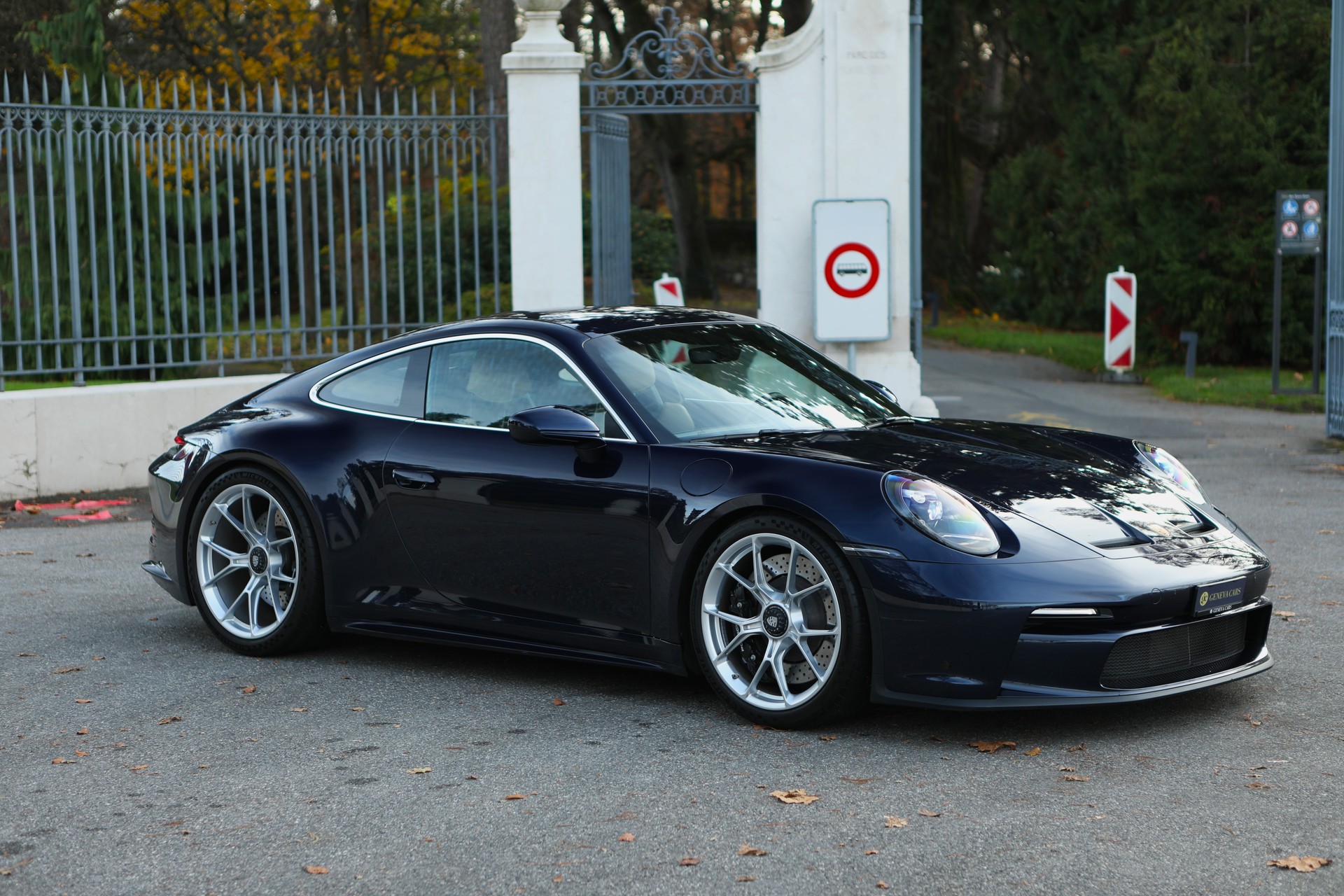 PORSCHE 911 GT3 Touring PDK - Exclusive Manufaktur-image-9